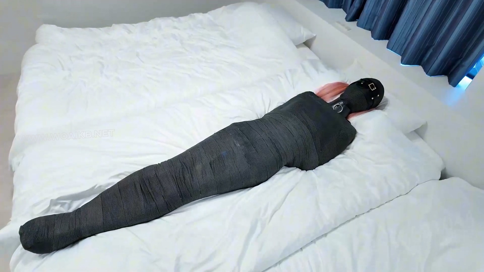 蛇年当然要蛇缚！灰丝大长腿重度全包调教！10档电击痛晕！ 蛇缚 驷马 震动棒强制gc 预览图