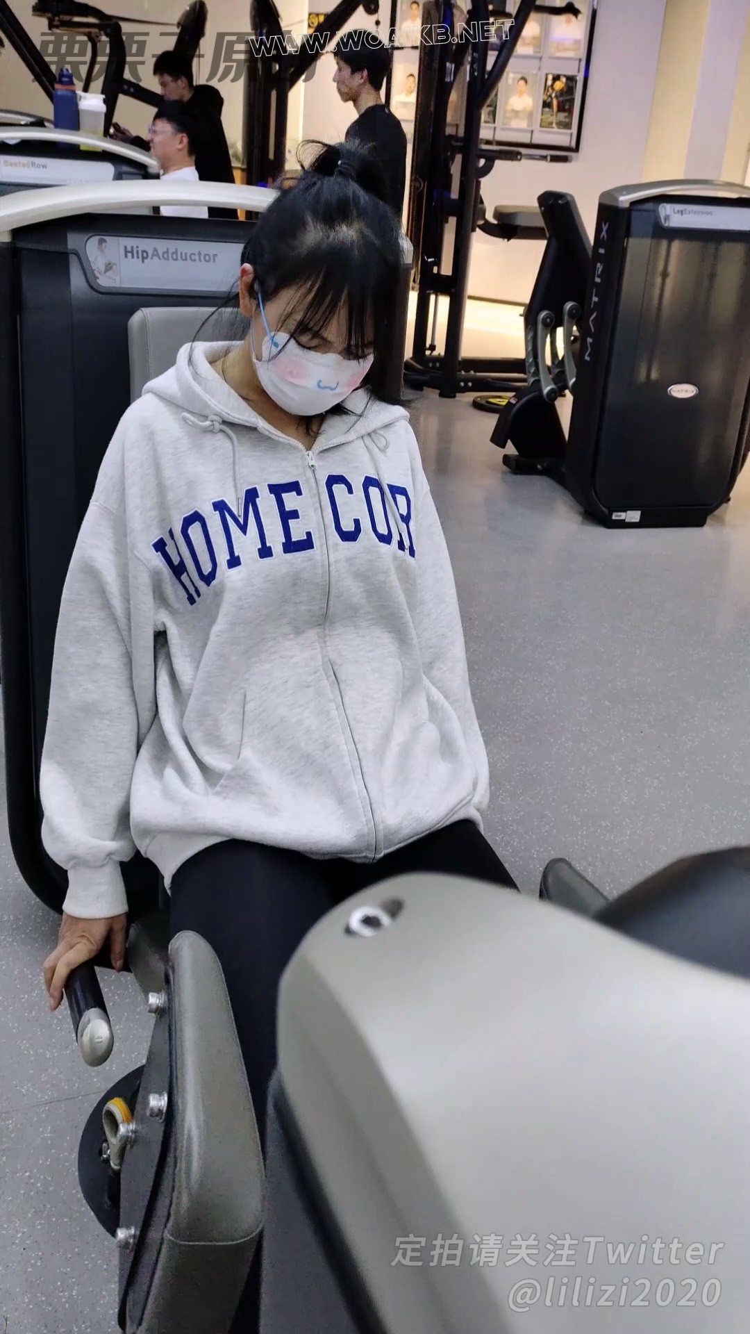 《惩罚堕落小M 06》 户外强高、健身房调教、快乐蛋、运动服、单马尾、胸缚、反复强高 预览图