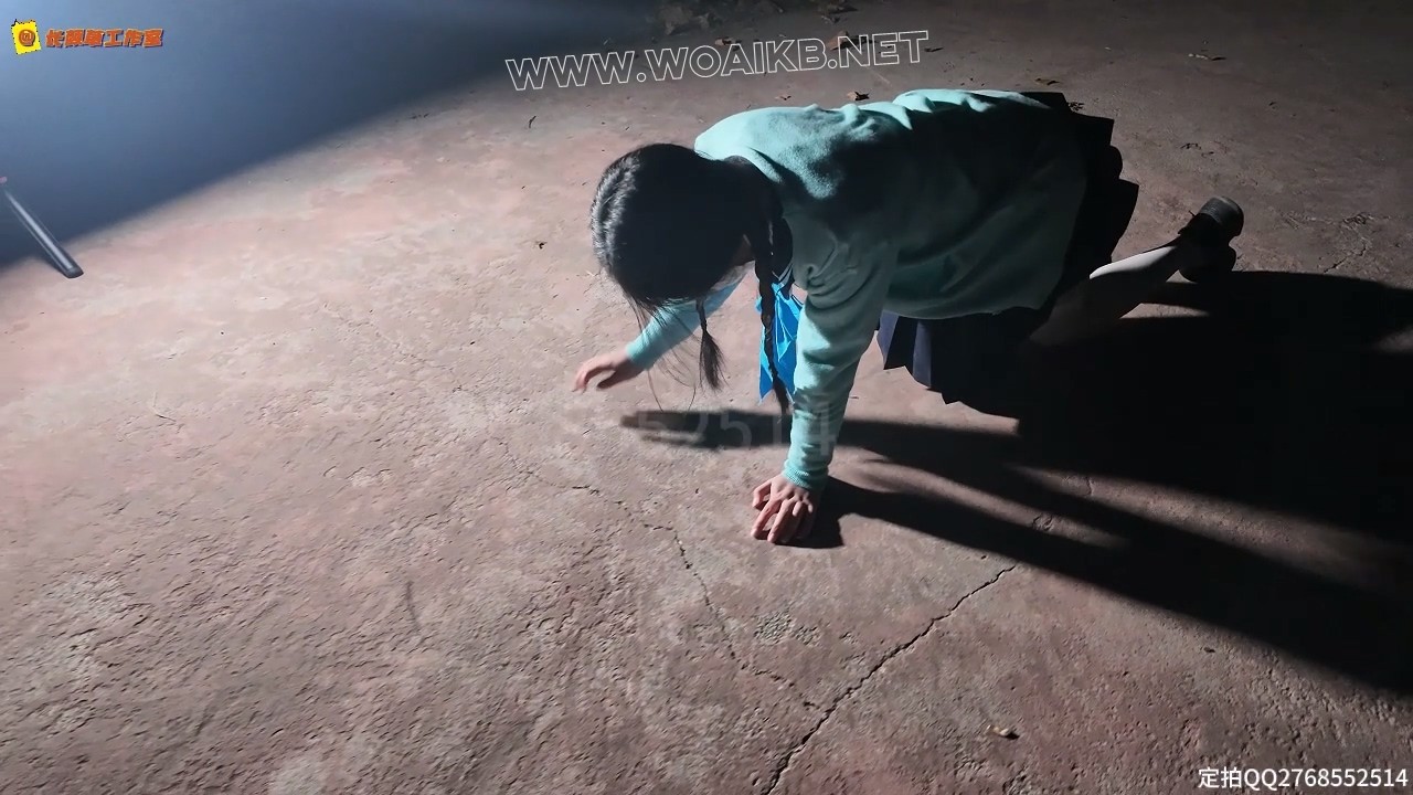 户外调教少萝 td强高 绑上腿还蹦蹦跳跳想逃跑 罚跪 爬行 预览图
