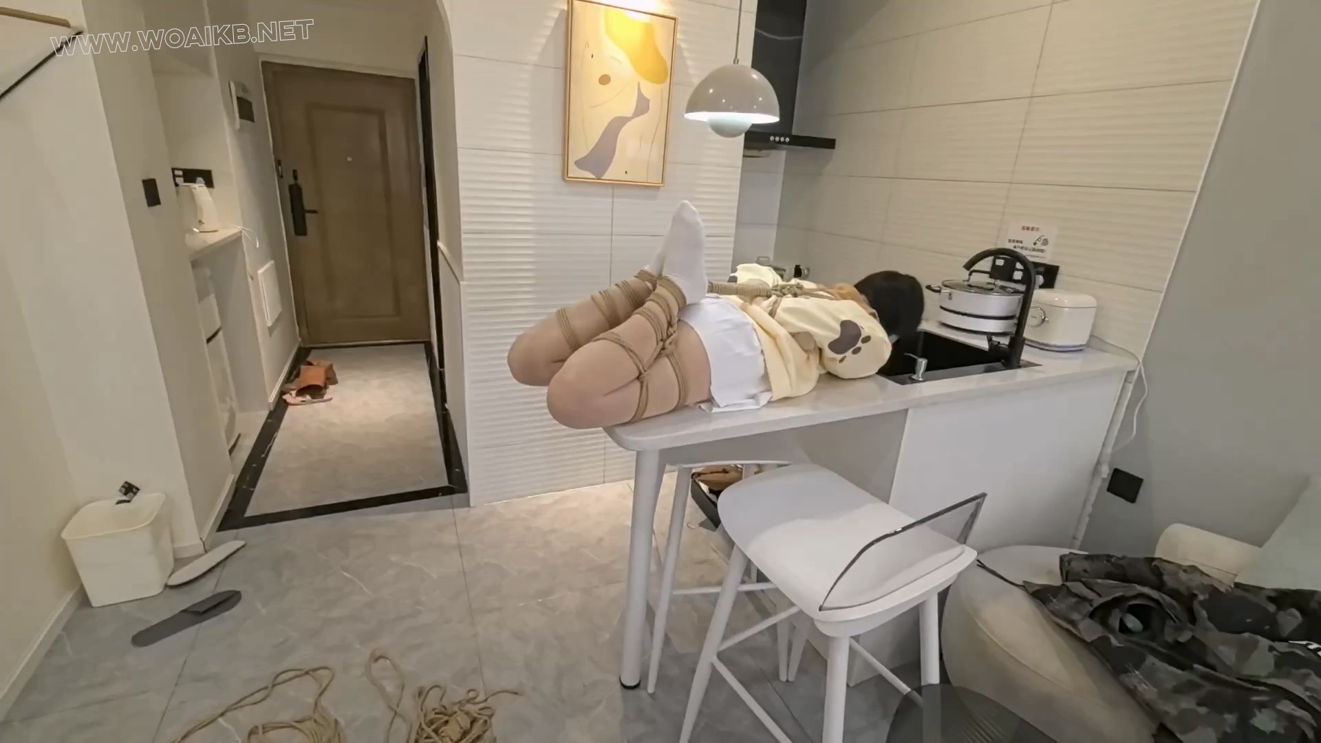 【FXX-SM-幼娘】又是循环入潮的一天 直立缚固定突突墙糕 小青蛙呱呱呱 手持突突入 预览图
