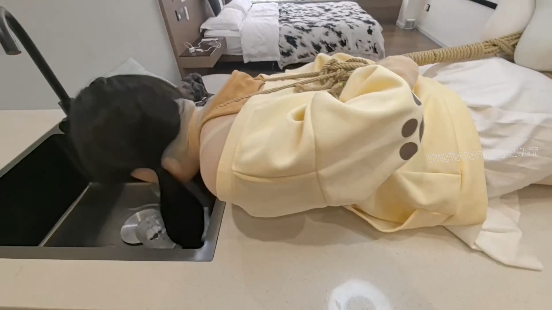 【FXX-SM-幼娘】又是循环入潮的一天 直立缚固定突突墙糕 小青蛙呱呱呱 手持突突入 预览图