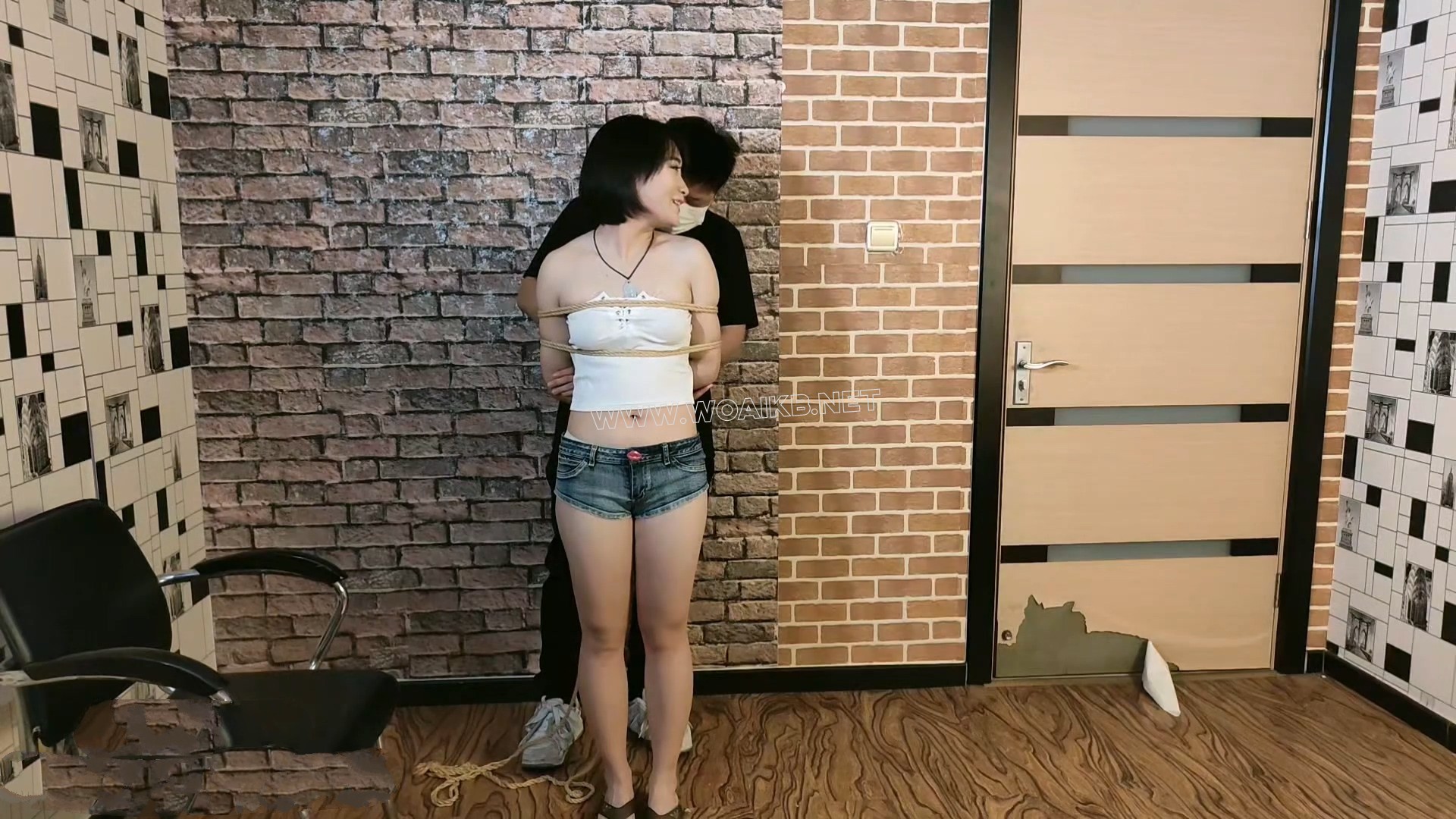 模特颜颜首次露脸 身材巨好 口球 强高 撅屁股 等等 预览图