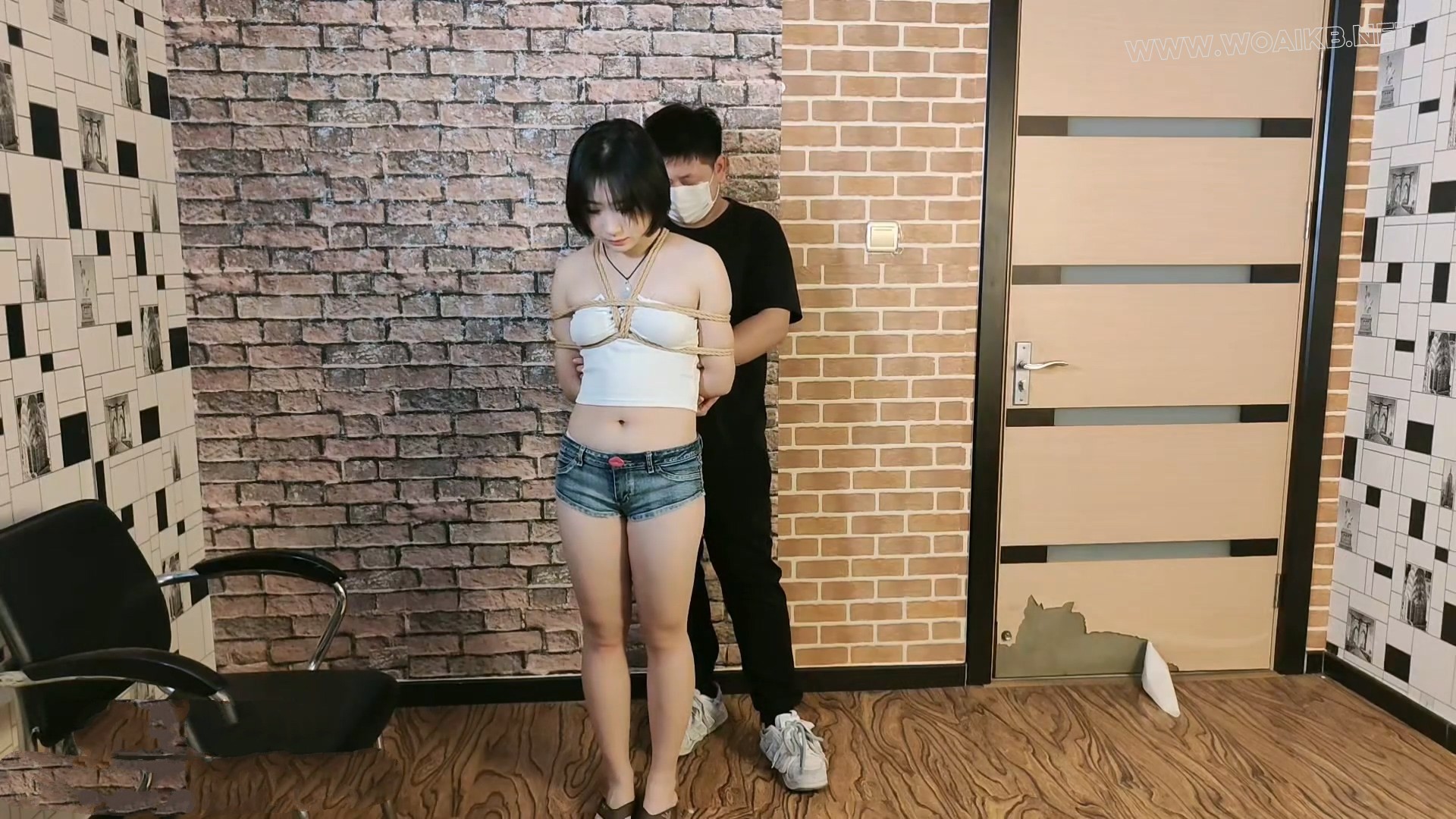 模特颜颜首次露脸 身材巨好 口球 强高 撅屁股 等等 预览图