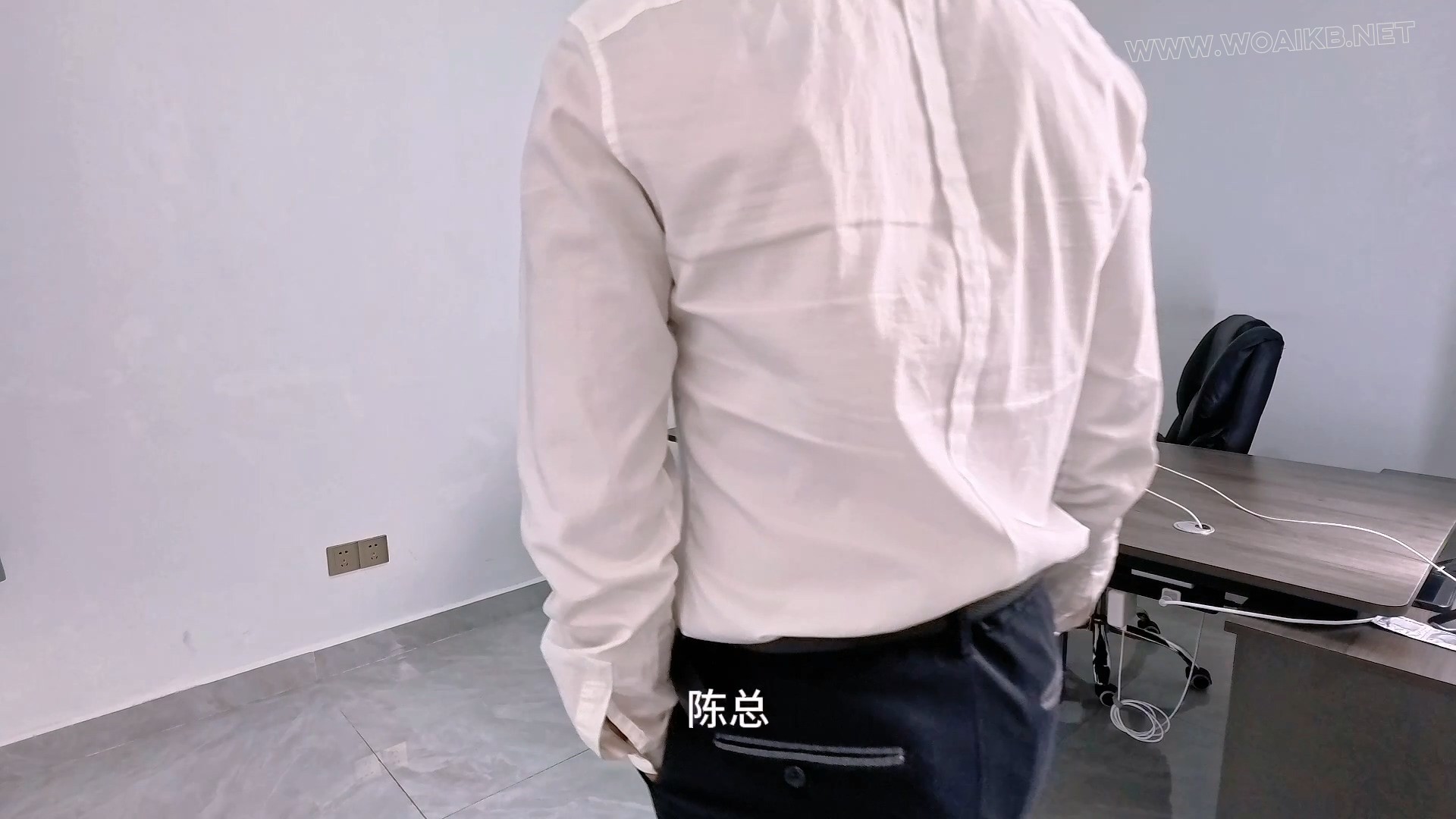 女神老板系列番外篇1：雯雯的罚站架挑战（one bar prison+棒棒） 封面图