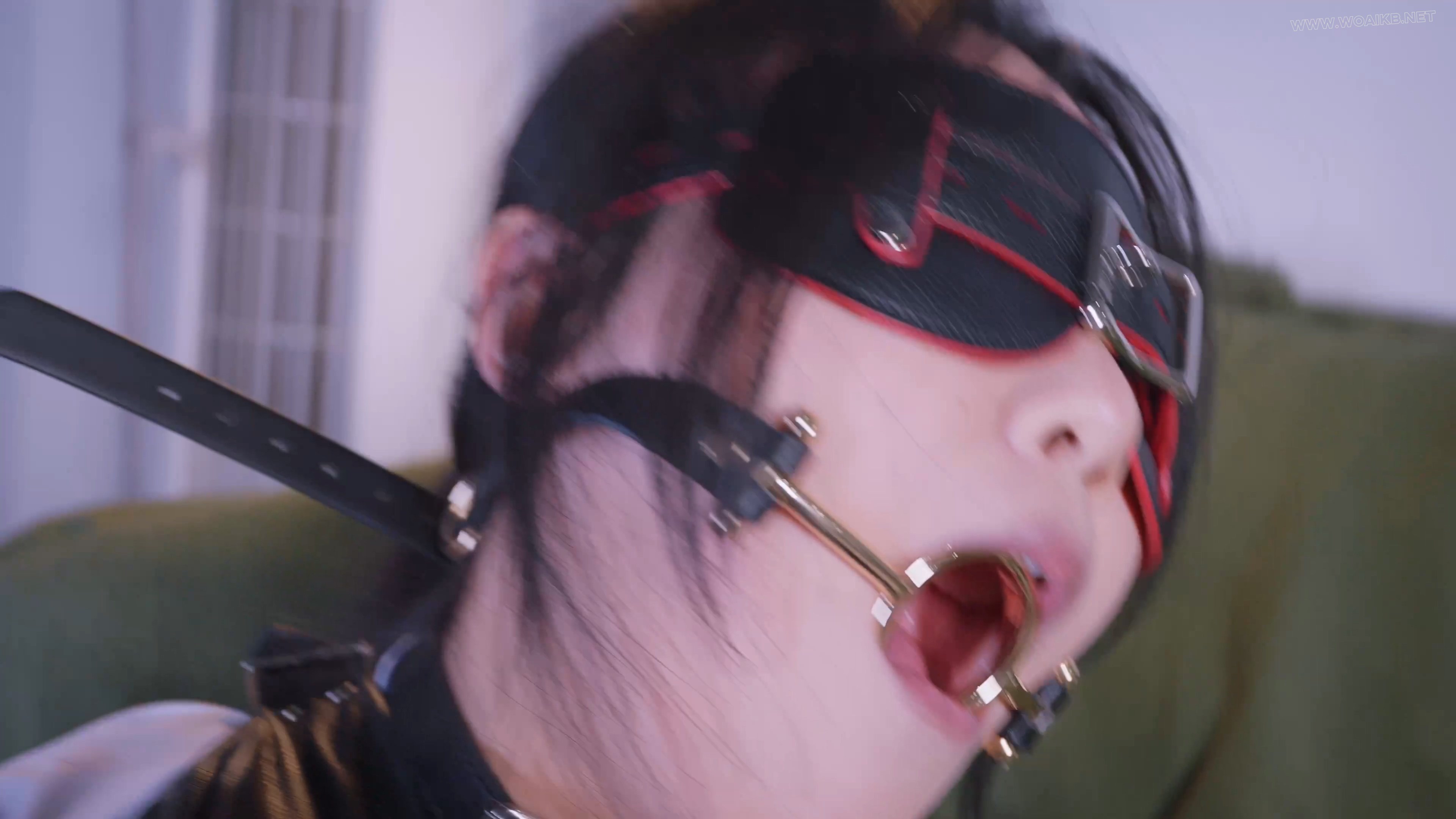 《调教女M》被囚禁的人形犬性奴，一早就被上身和下面的蛋蛋玩弄，然后进行一天的训 预览图