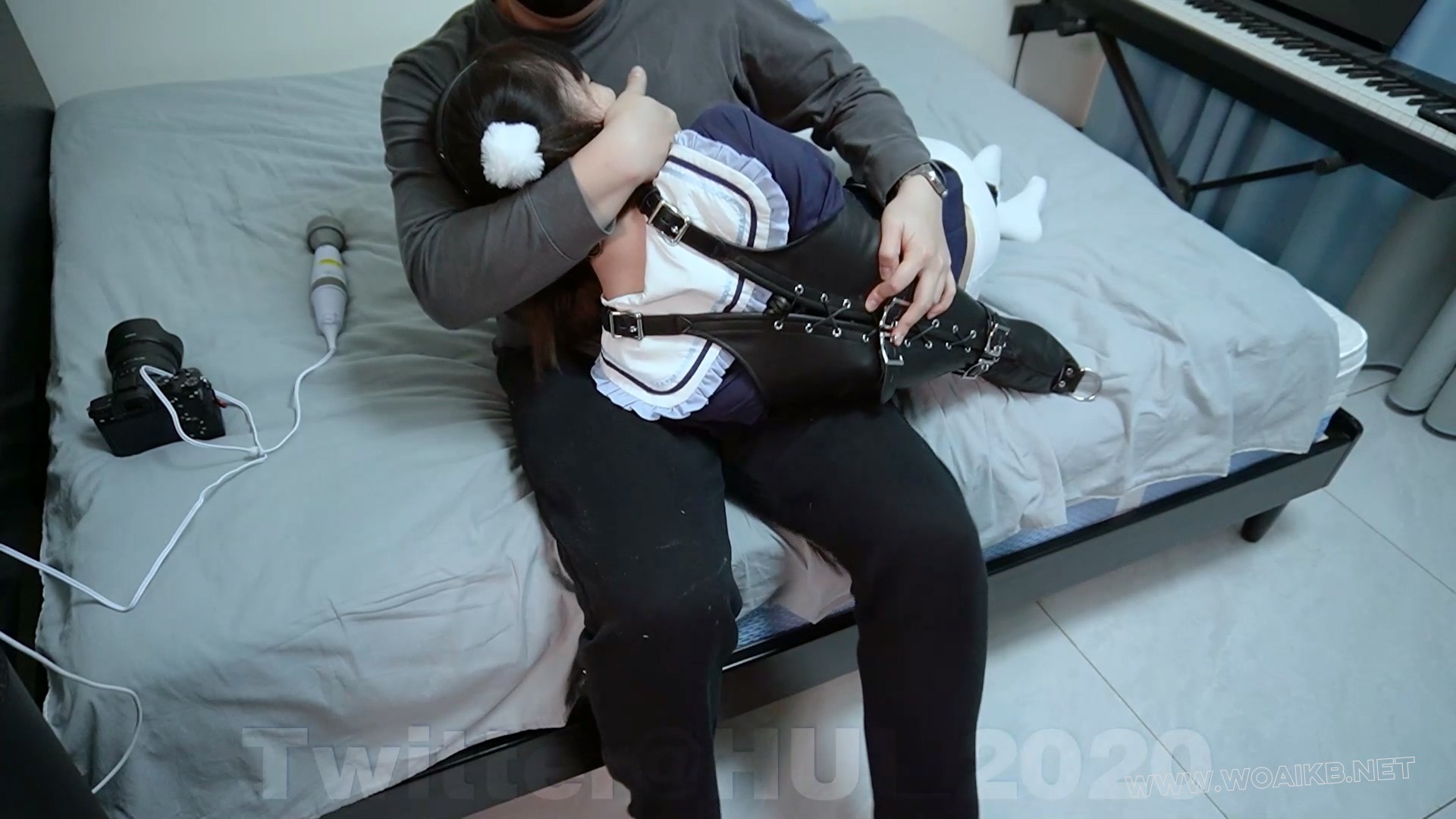 禁锢墙高 白丝少女 预览图