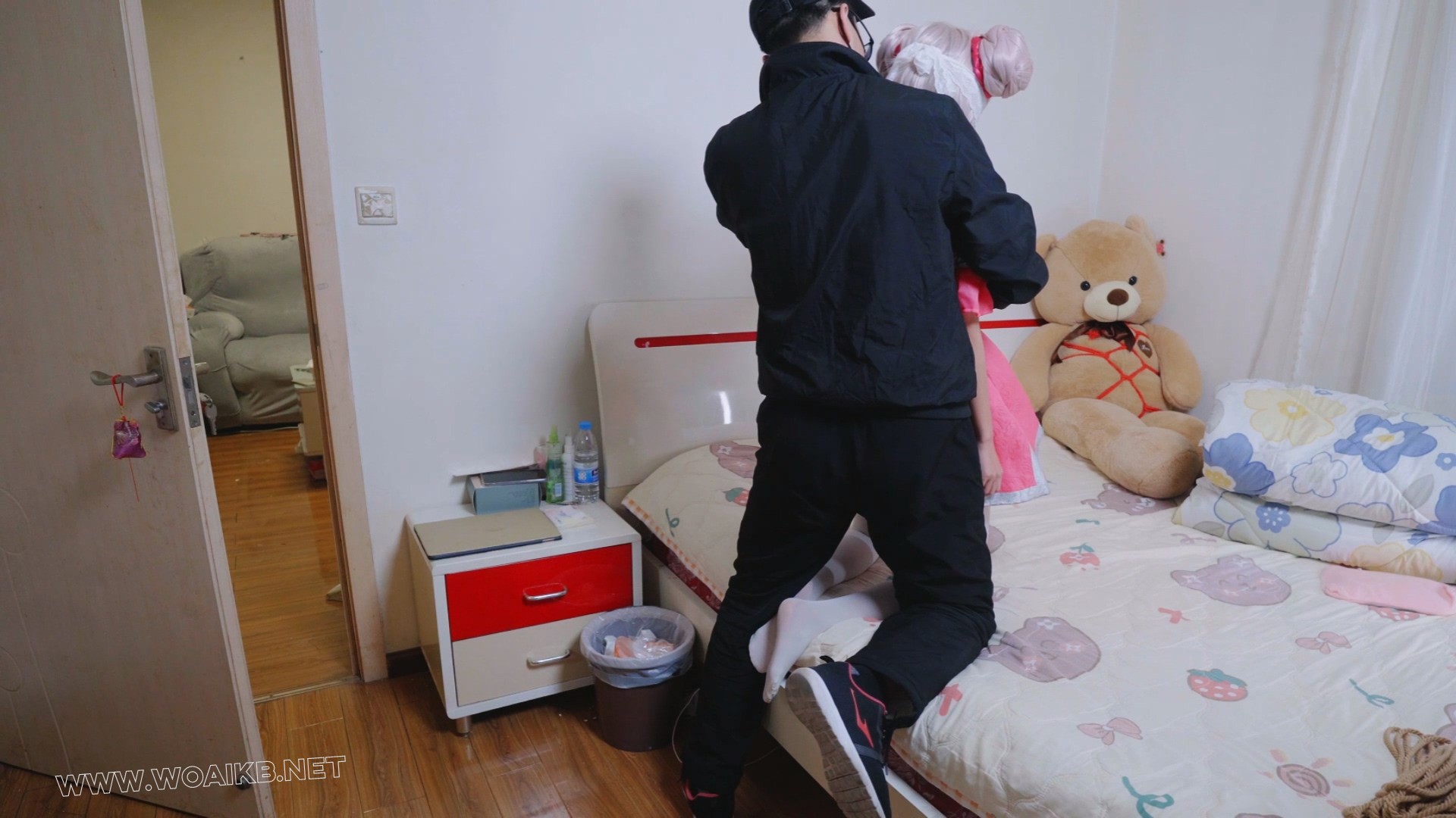 定拍之小乔COS捆绑 预览图