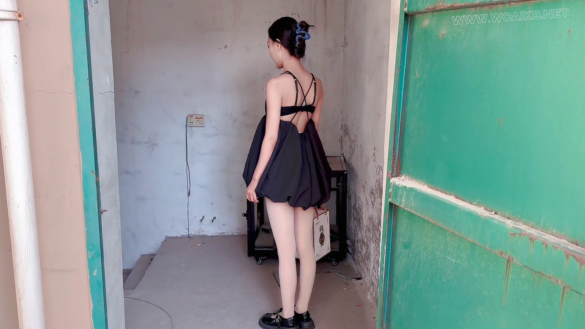 自缚失败的少女 封面图