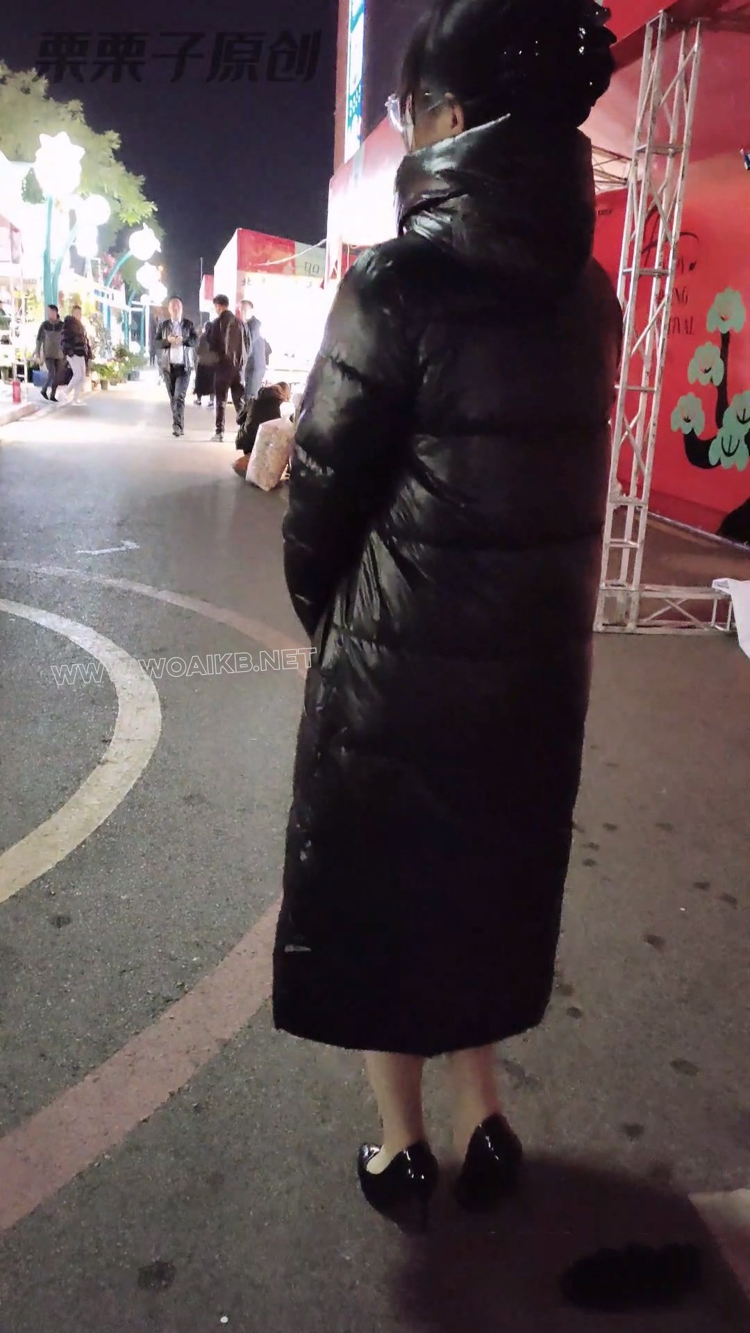 《被惩罚的女秘书 04》 户外强高、户外失禁、快乐蛋控制、短裙、OL、高跟鞋、龟甲 预览图