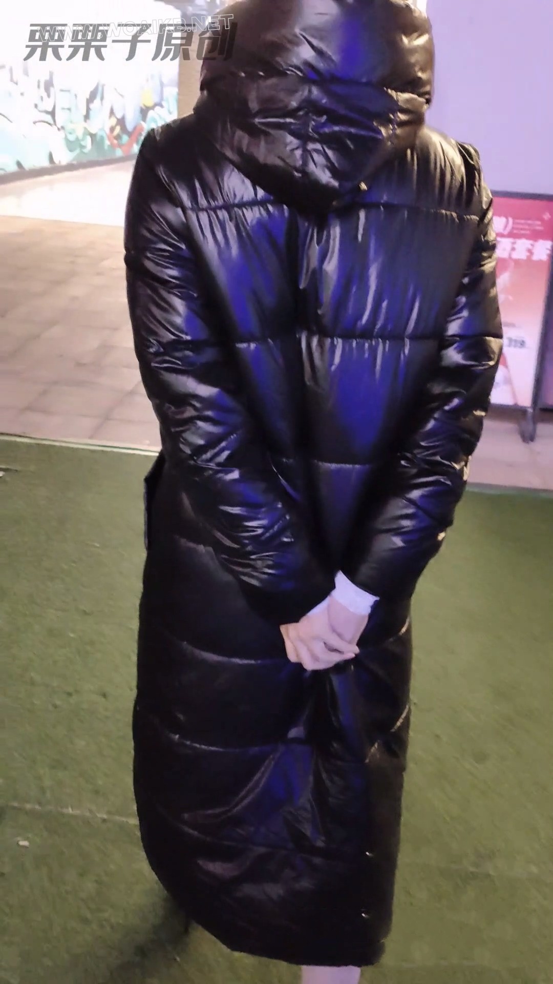 《被惩罚的女秘书 04》 户外强高、户外失禁、快乐蛋控制、短裙、OL、高跟鞋、龟甲 预览图