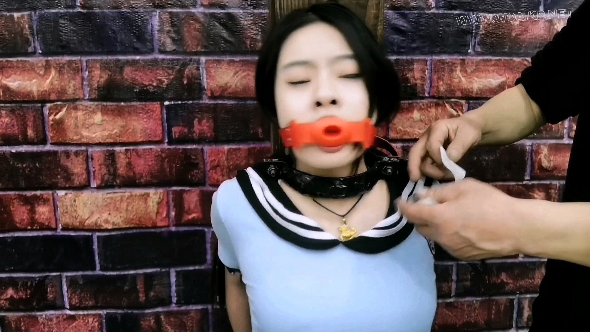 【失禁】希希挑战马步放置,双重电击强制G潮失JIN,自我感觉超级爽 预览图