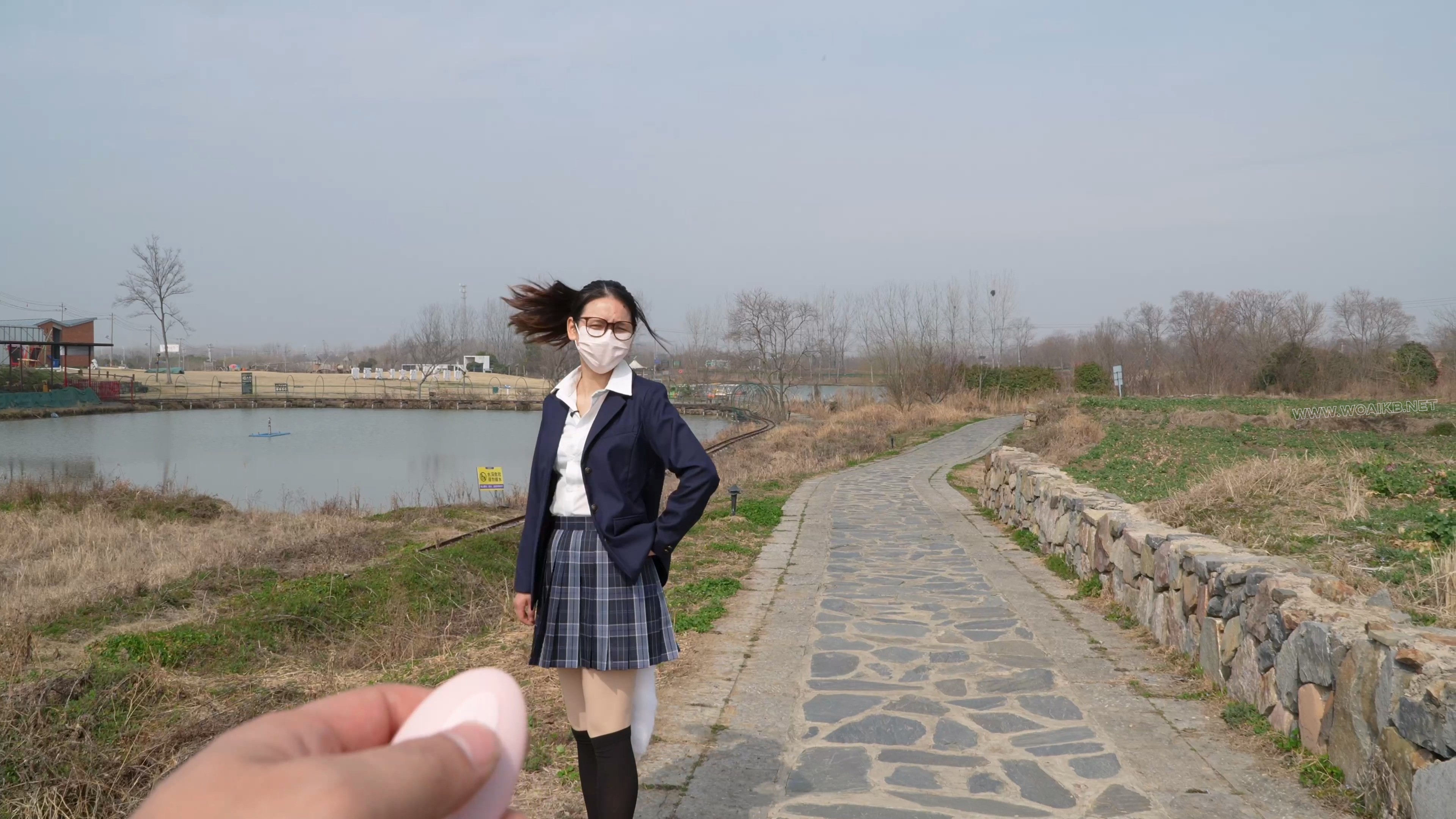 羞死人的一次户外：JK+肛塞尾巴+TD景区人前游玩小卖部购物 预览图