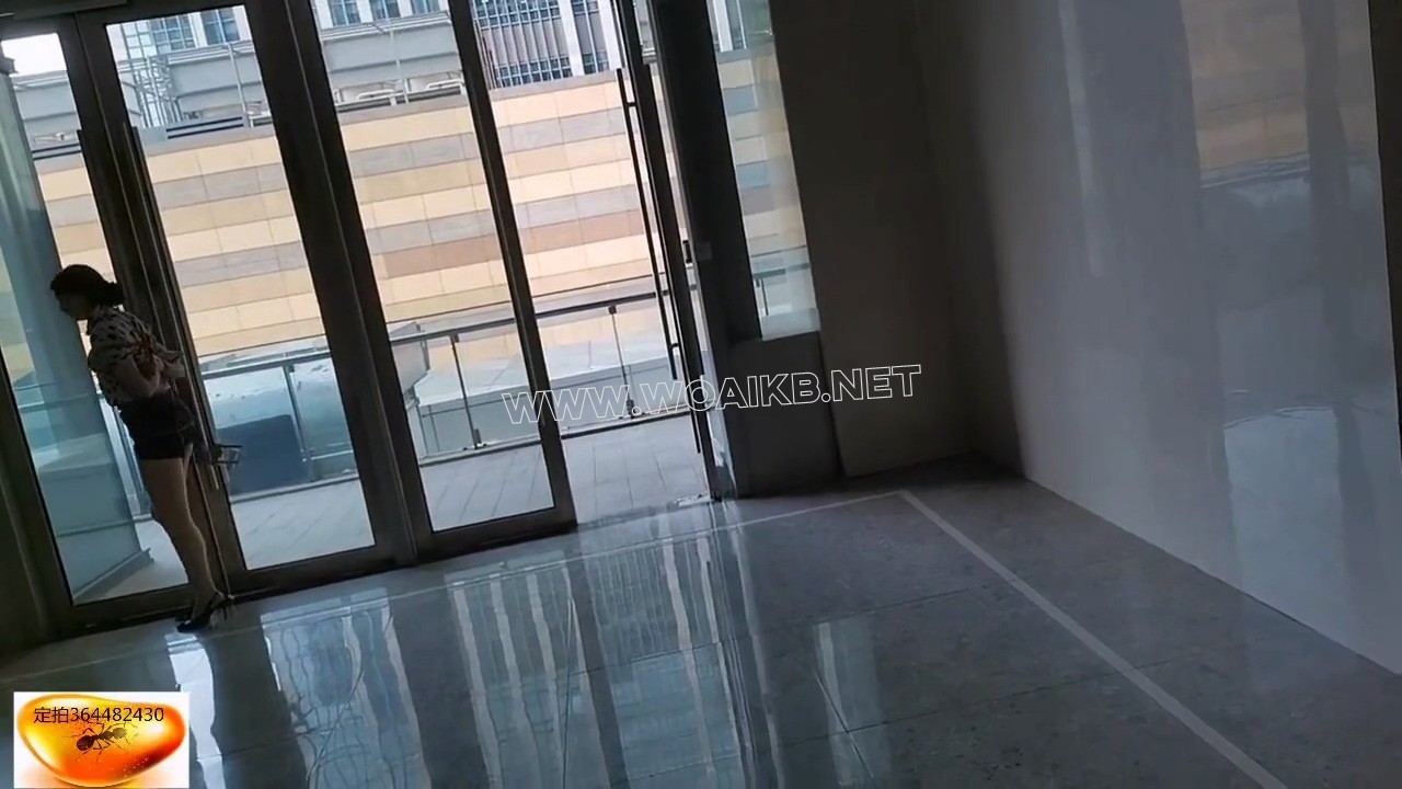 空姐走廊烦恼……知道高频遥控跳单+狼牙手指套的威力吗？马上GC了突然邻居回来了…… 预览图