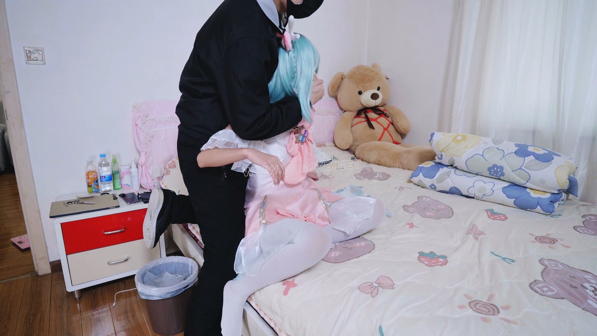 定拍之瑶妹COS捆绑，驷马+M开腿+丝袜套手+丝袜堵嘴+震动玩具 封面图