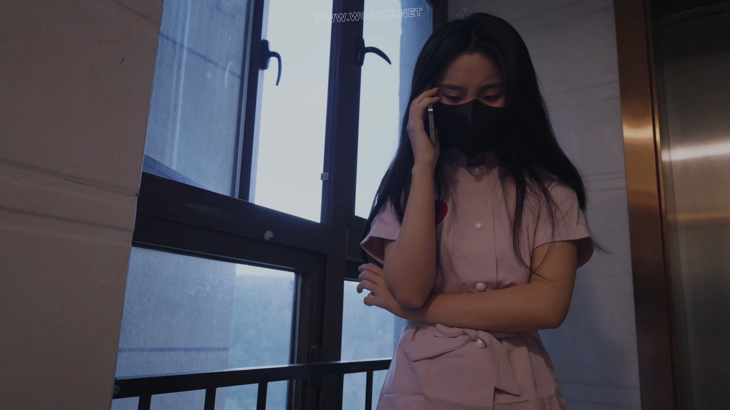 美女收集者（前传） 封嘴+盘缚+制服+装箱+放置 可怜的小护士被弄的呜呜直叫~~ 预览图