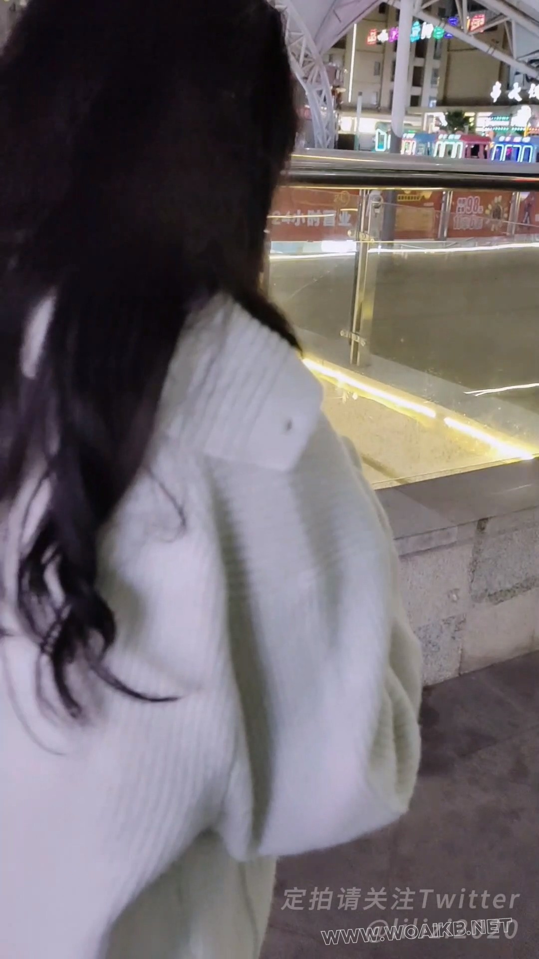 《被强制的女主播 01》 户外强高、广场调教、奶茶店调教、快乐蛋控制、短裙、女主 预览图