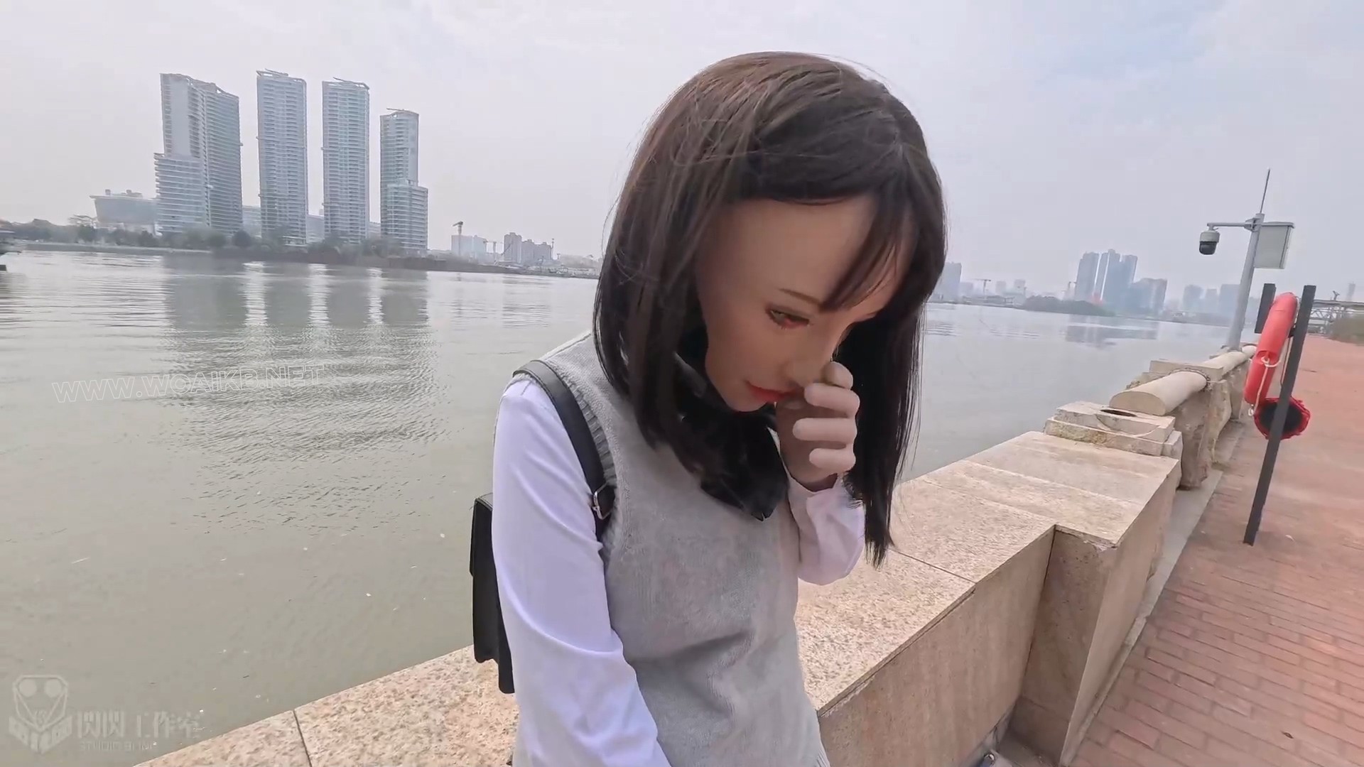 用奇怪方式呼吸的JK少女 伪装外出背包呼吸震动遥控裆部喝水拘束炮机椅 预览图