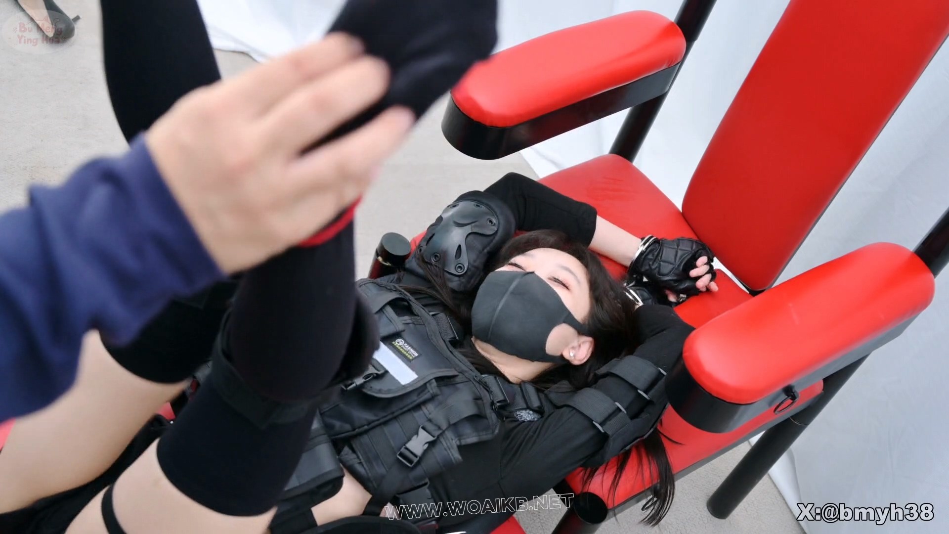 武装娘的TK惩罚 女战士 武装娘 小loli 刑椅拘束 腋下TK 双足高吊 双足TK 跳单攻击 预览图