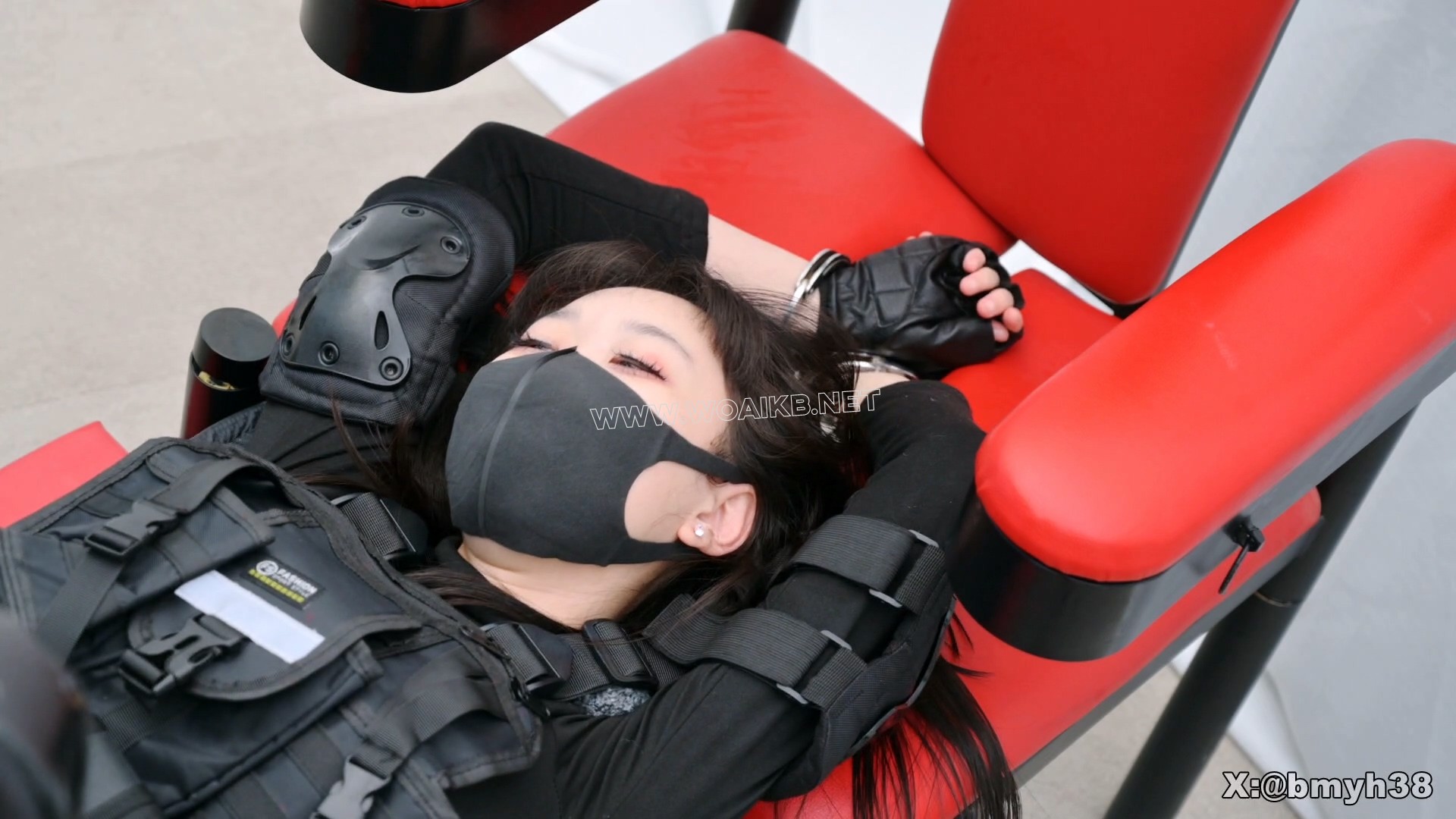 武装娘的TK惩罚 女战士 武装娘 小loli 刑椅拘束 腋下TK 双足高吊 双足TK 跳单攻击 预览图