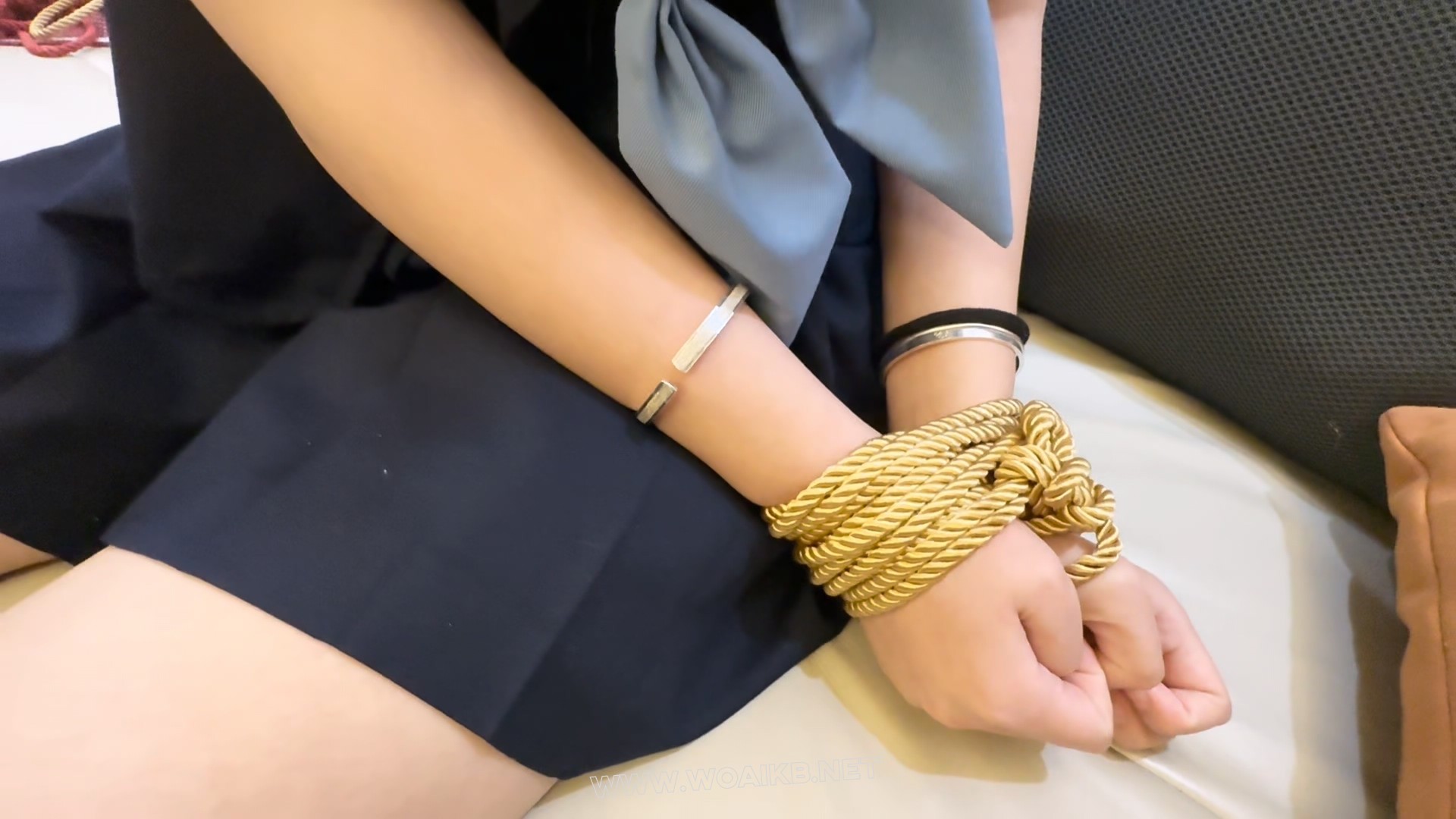 烧女友马路寻欢戴绿帽 淫剑女友 预览图