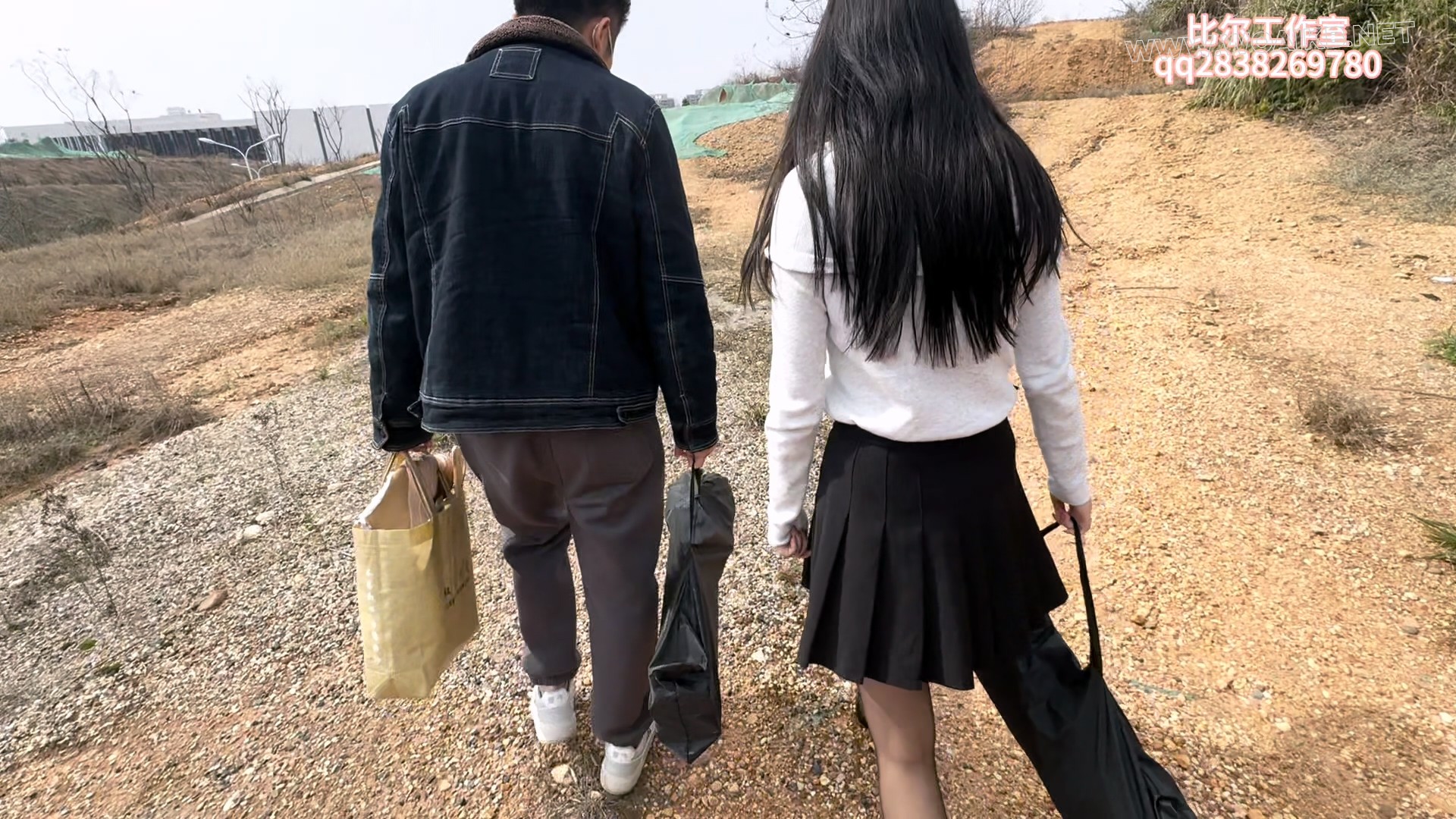 双变态男捂晕伸出魔爪 男同事的魔爪 封面图