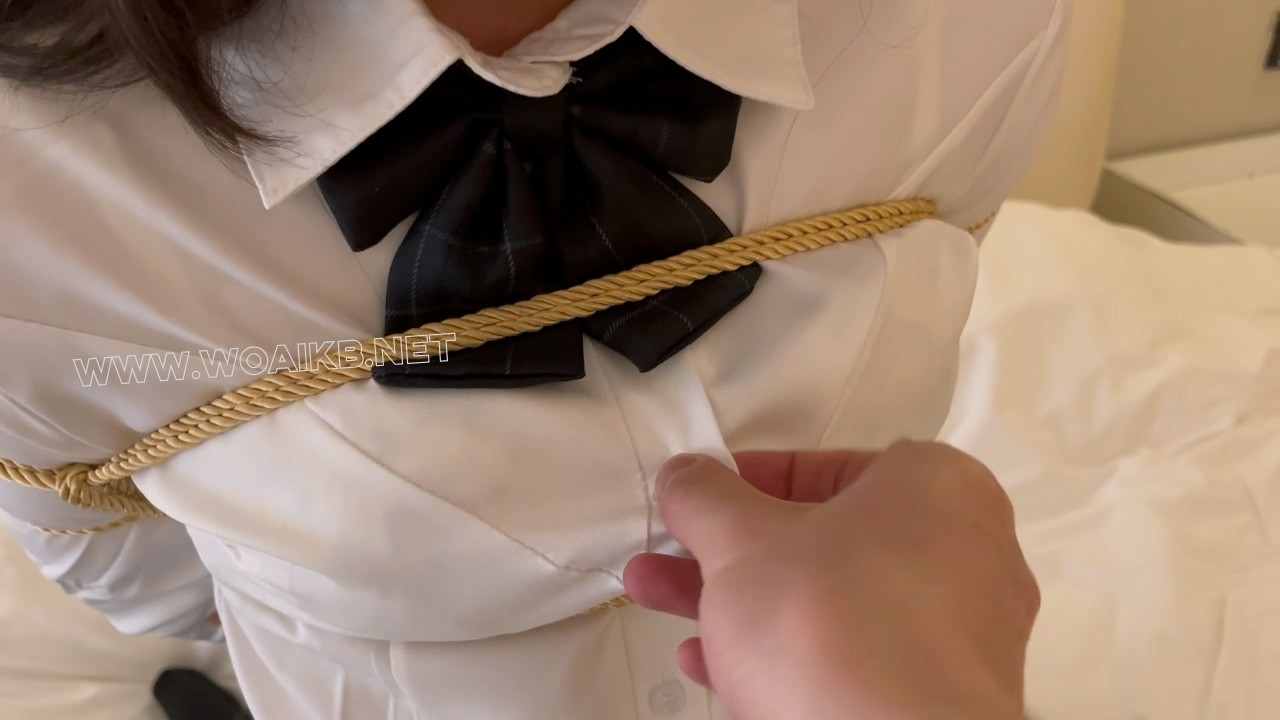 沉浸式虐JK学妹 zw大秀 多个点同时刺激GC到身体颤抖 内置小玩具 口水成河 JK妹妹秒 预览图