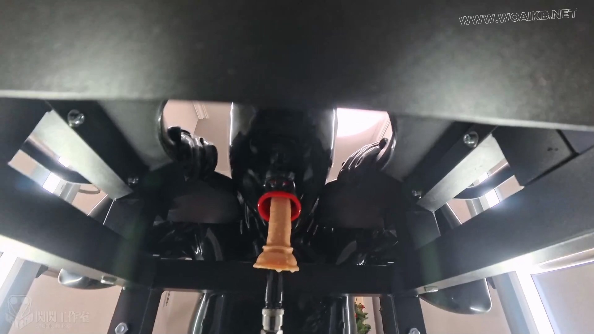 乳胶填充完全体，她的所有孔洞都是红色的乳胶拘束椅+龙门架炮机+震动 预览图