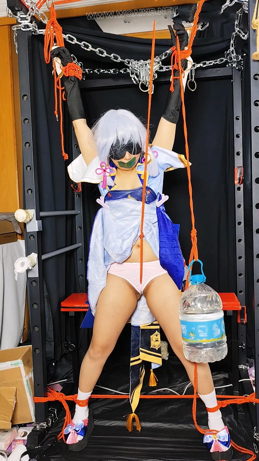 神里绫华cos，蛋蛋加内置玩具，水桶吊，股绳吊，足枷加各种道具虐可爱小脚，玩具特 预览图