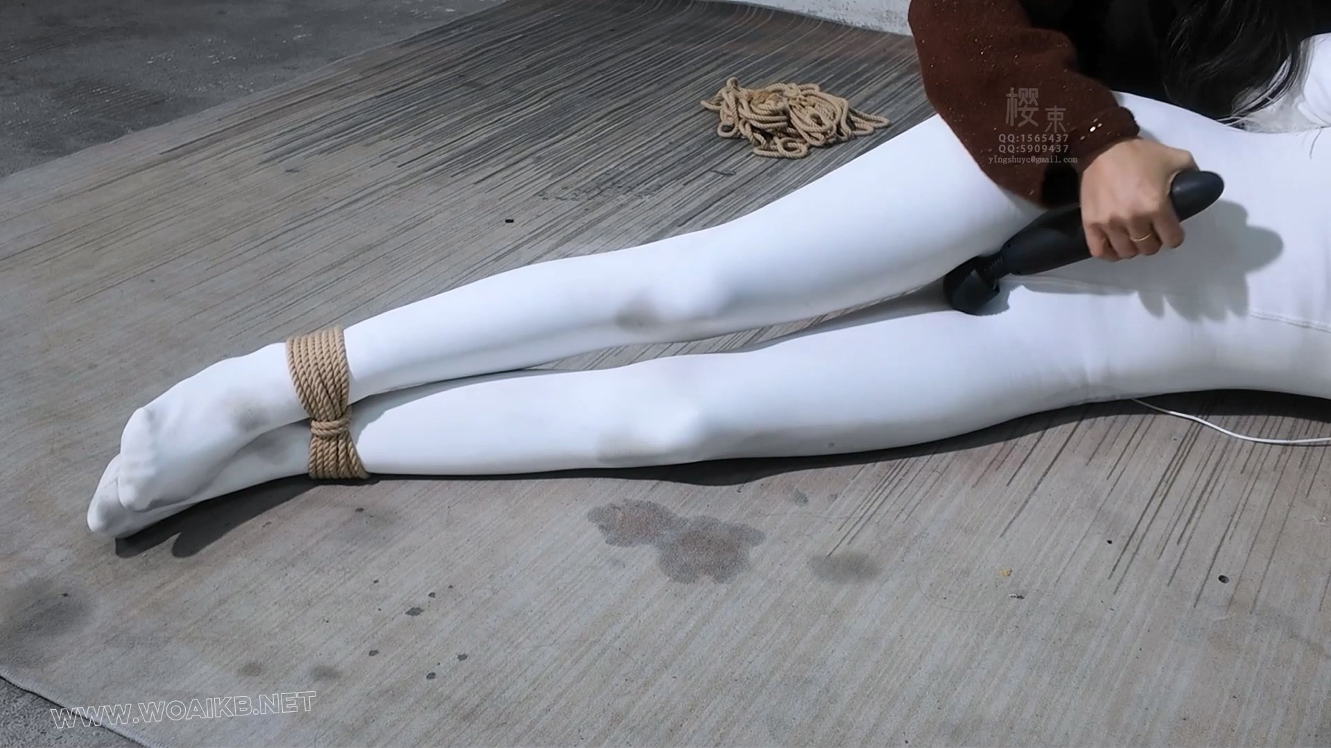 纯洁女侠沦为玩物极限驷马挠脚折磨！棒棒羞辱强G！口球拉丝！ 《纯洁女侠的无力反 预览图