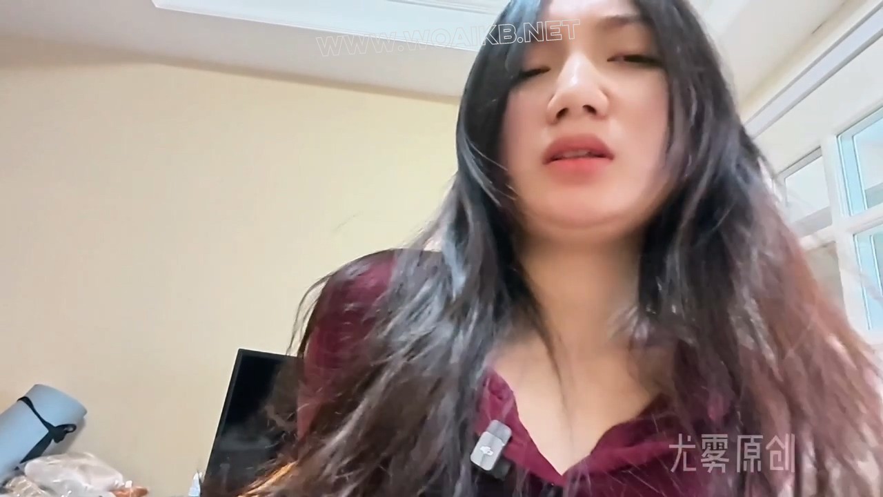 椅子固定强制失禁 00后小美女回家被强制捆绑固定在椅子上，TK+湿身，美女实在受不 预览图
