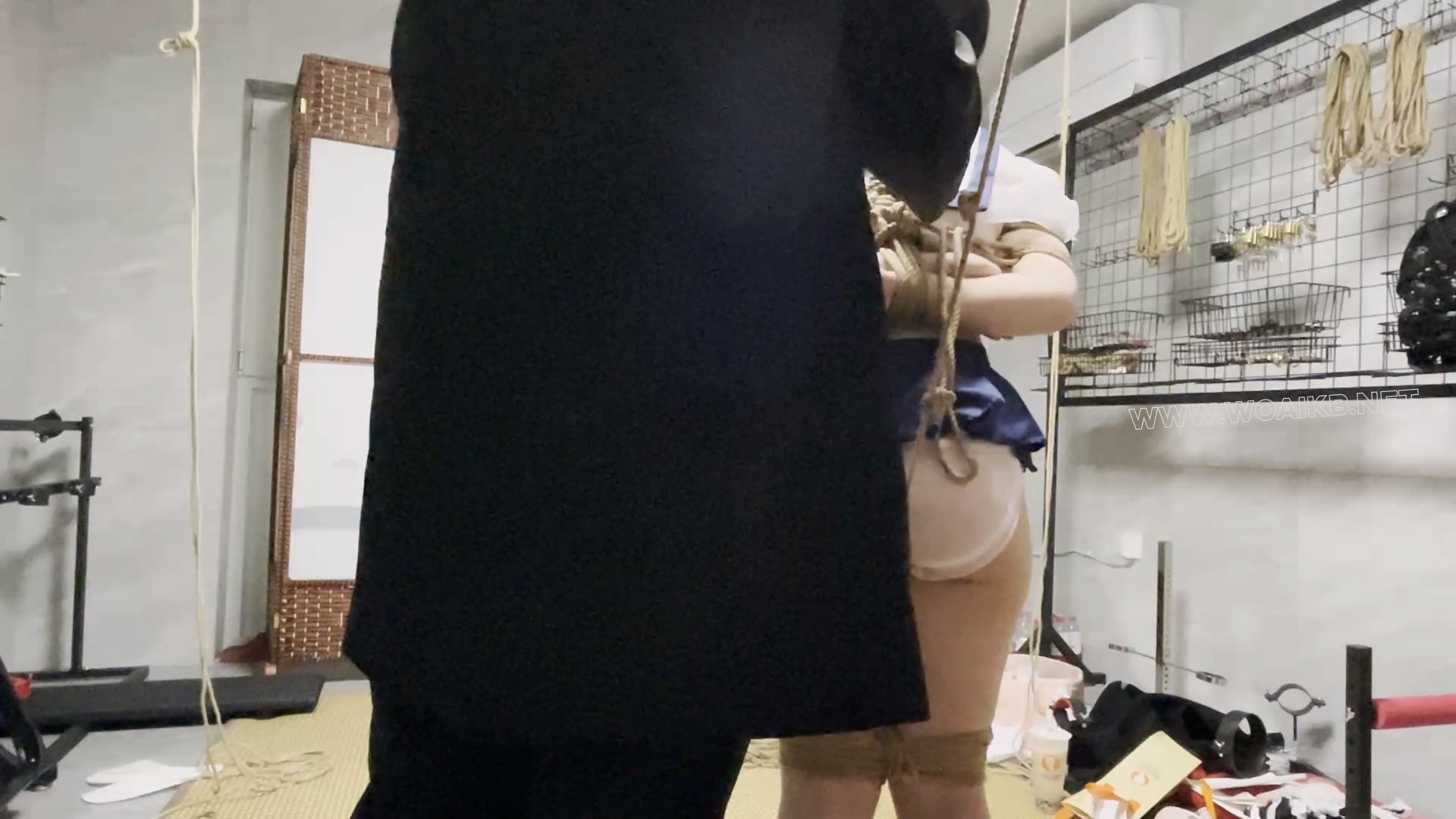 线下真实调教之新模18岁高中生小妖学生装走绳股绳踮脚拉扯！打结走绳(来回拉扯摩擦 预览图