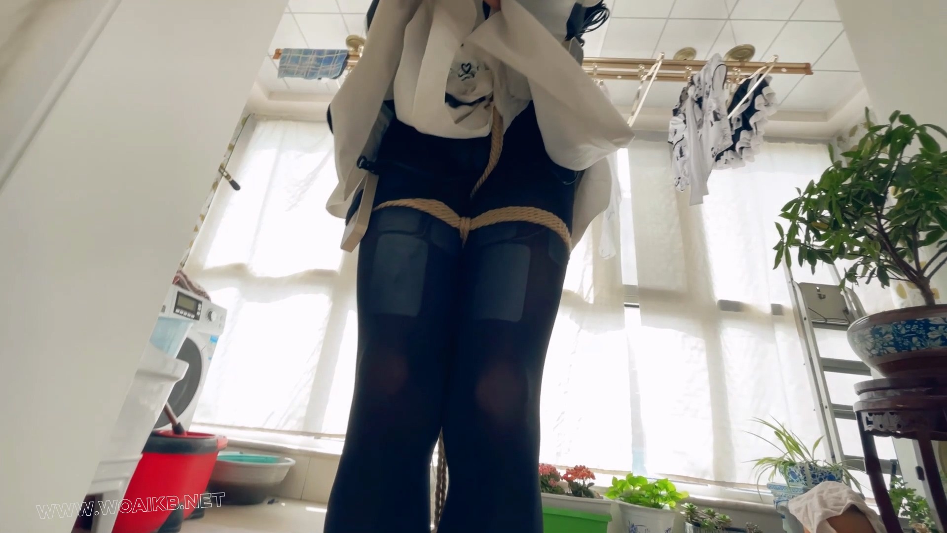 女仆梦中被捆，醒来电话求救被发现，无法逃离，后手缚罚站，双腿吊绑，单腿吊绑，a 预览图