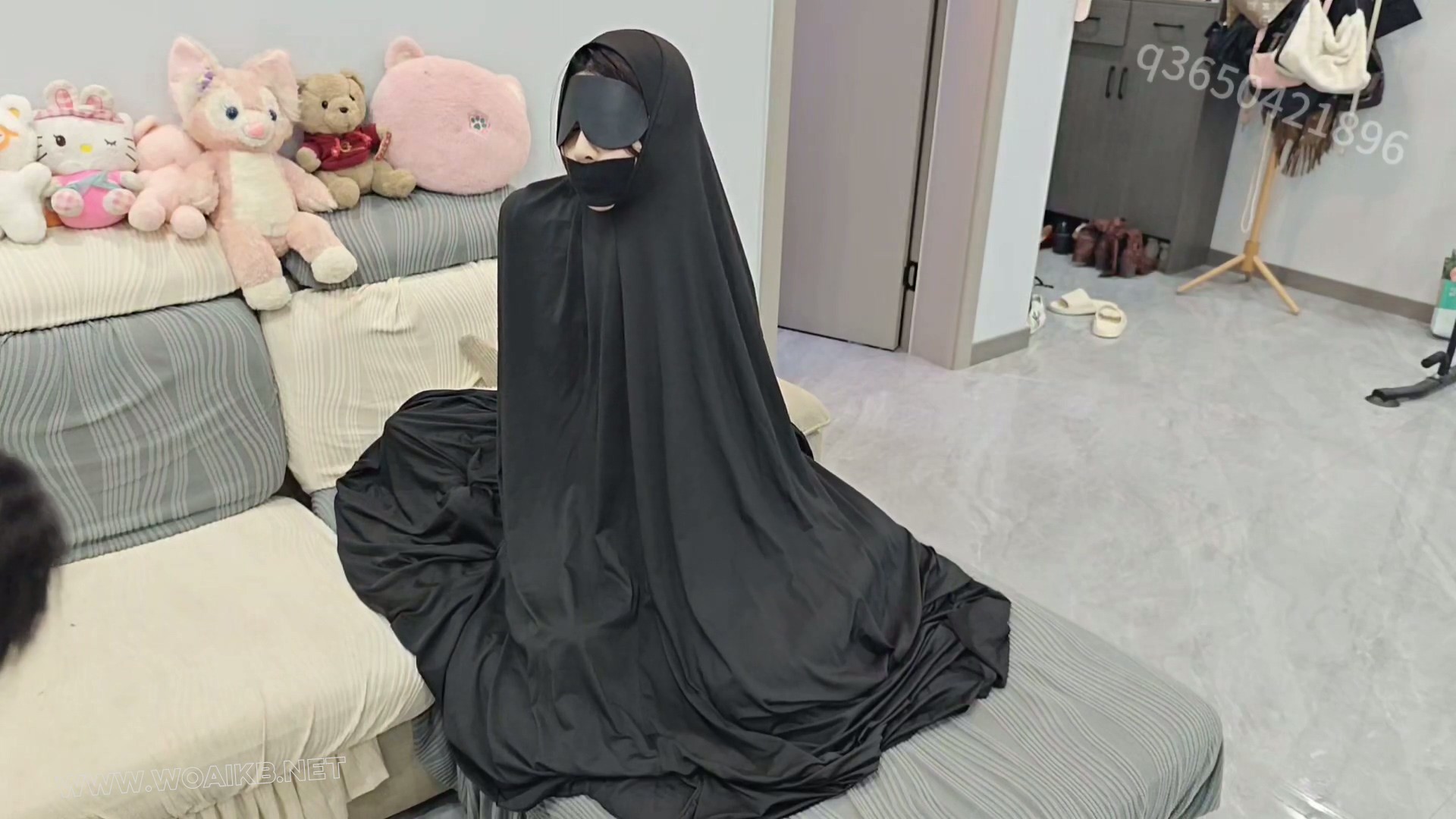 奴隶体操美少女 体操美少女妹子一枚，白丝捆绑舞蹈，完全塞入一个巨大振动玩具之后 预览图