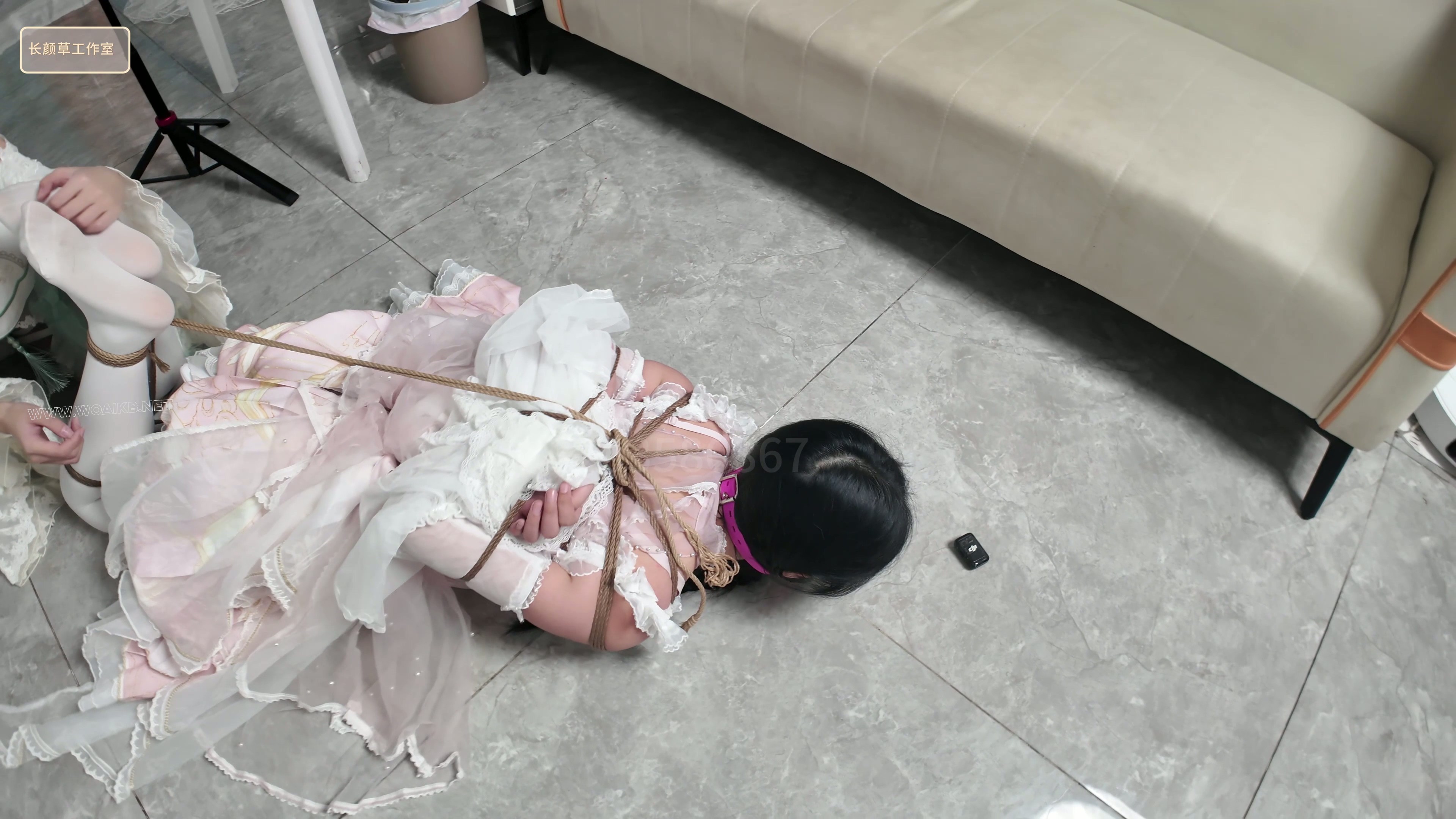 女调女 梦婷霜喵姐妹调教，偷东西被发现姐姐必须要惩罚一下妹妹，双子服装 震动 tk 预览图