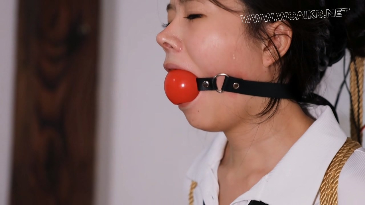 清纯美女可可OL制服电控踮脚直立吊 TD干扰 超大号口球 预览图