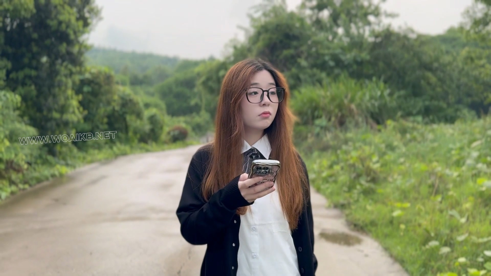 林间小茵捂晕调j玩弄! 罪恶尾随5迷路女大 预览图