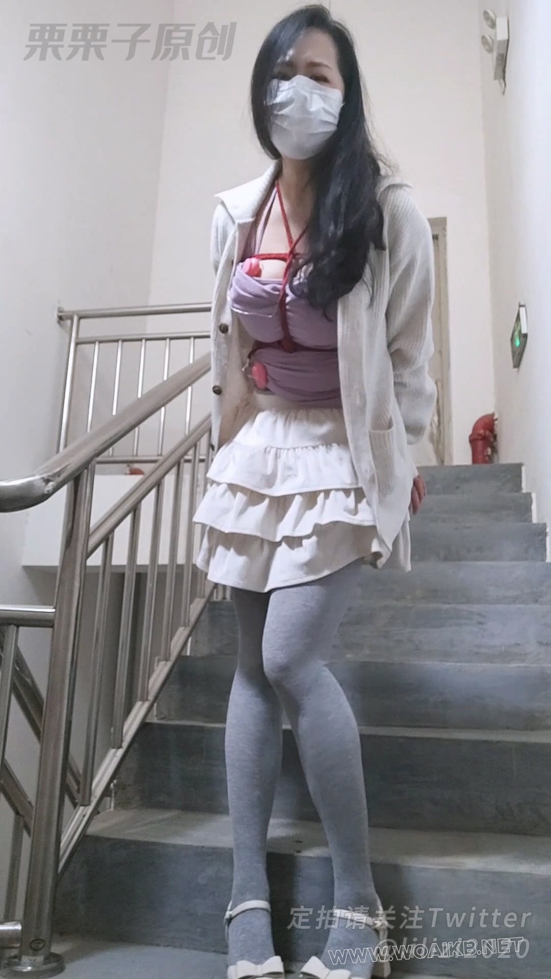 《被强制的女主播 02》 户外强高、楼梯间调教、电影院调教、快乐蛋、网红女主播、 预览图