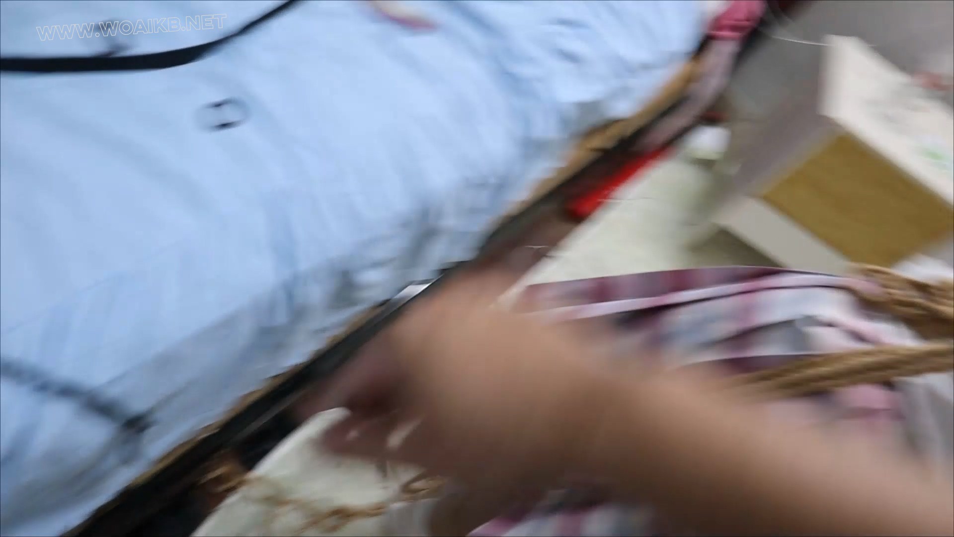 【优异眼镜少女兼职的噩梦】虞琳是一名想兼职模特的高挑女学生，来到拍摄房间里， 预览图