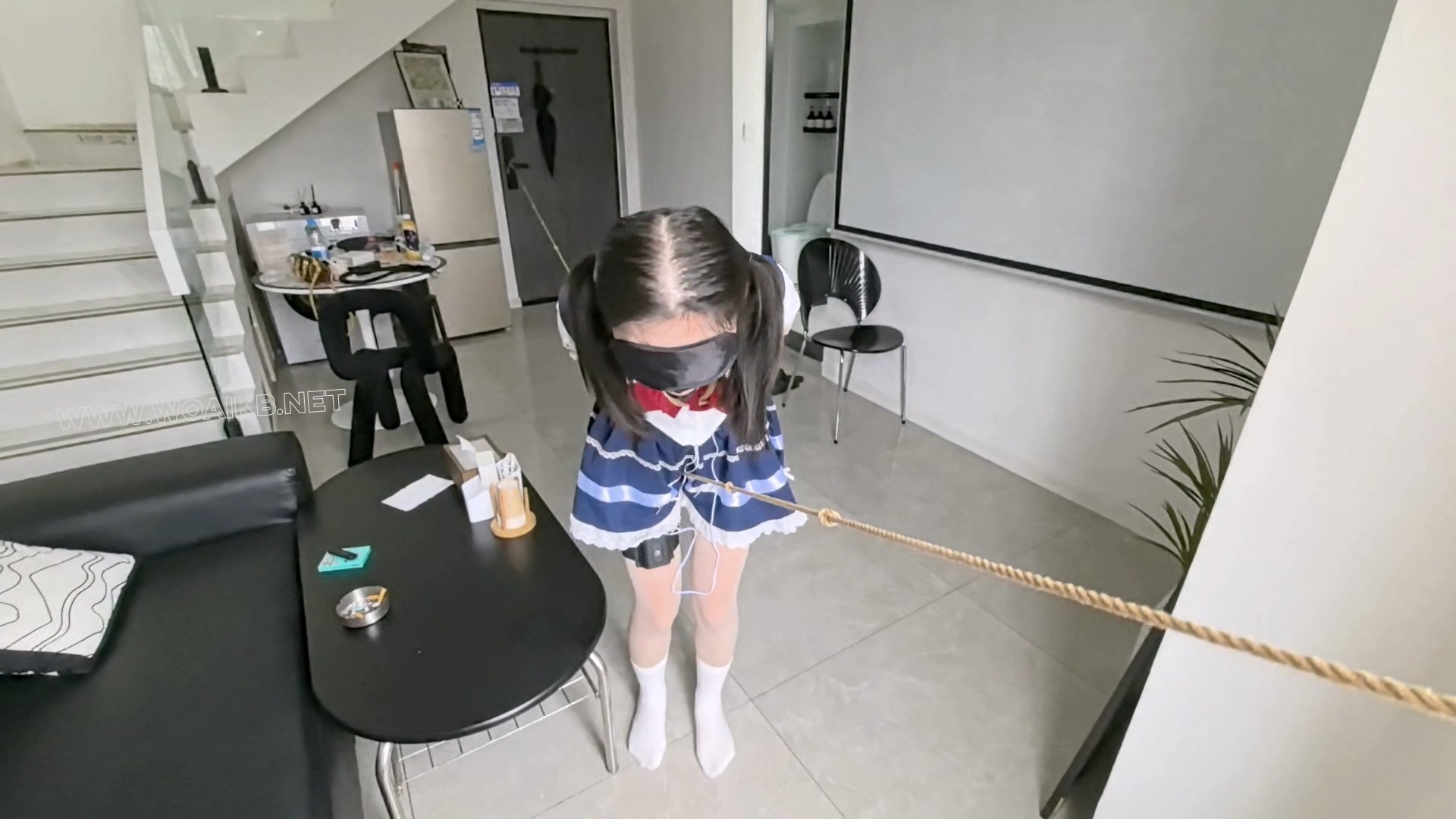 日系小说还原剧情 邻家女孩初长成 加强版训练 内置震动多次强高+绳结走绳+SP+电击+ 预览图