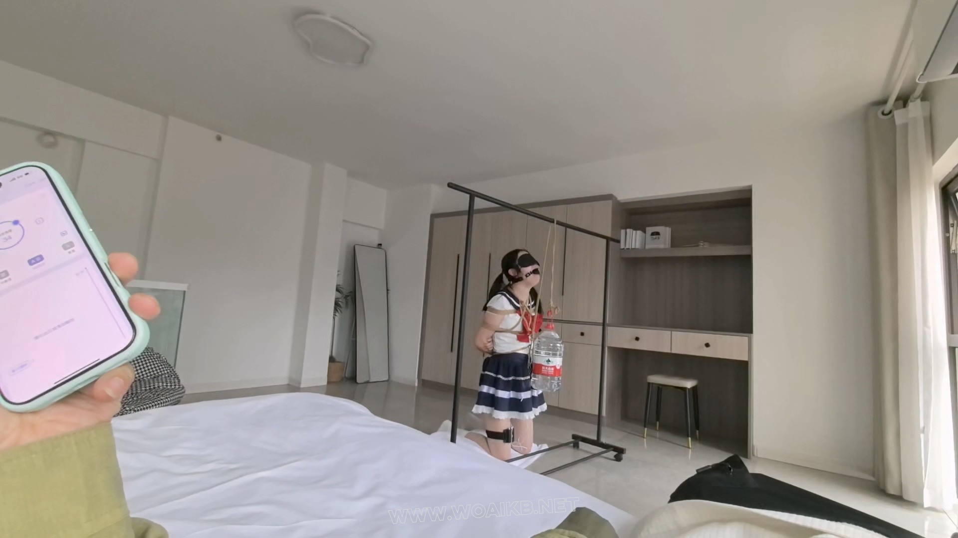 日系小说还原剧情 邻家女孩初长成 加强版训练 内置震动多次强高+绳结走绳+SP+电击+ 预览图