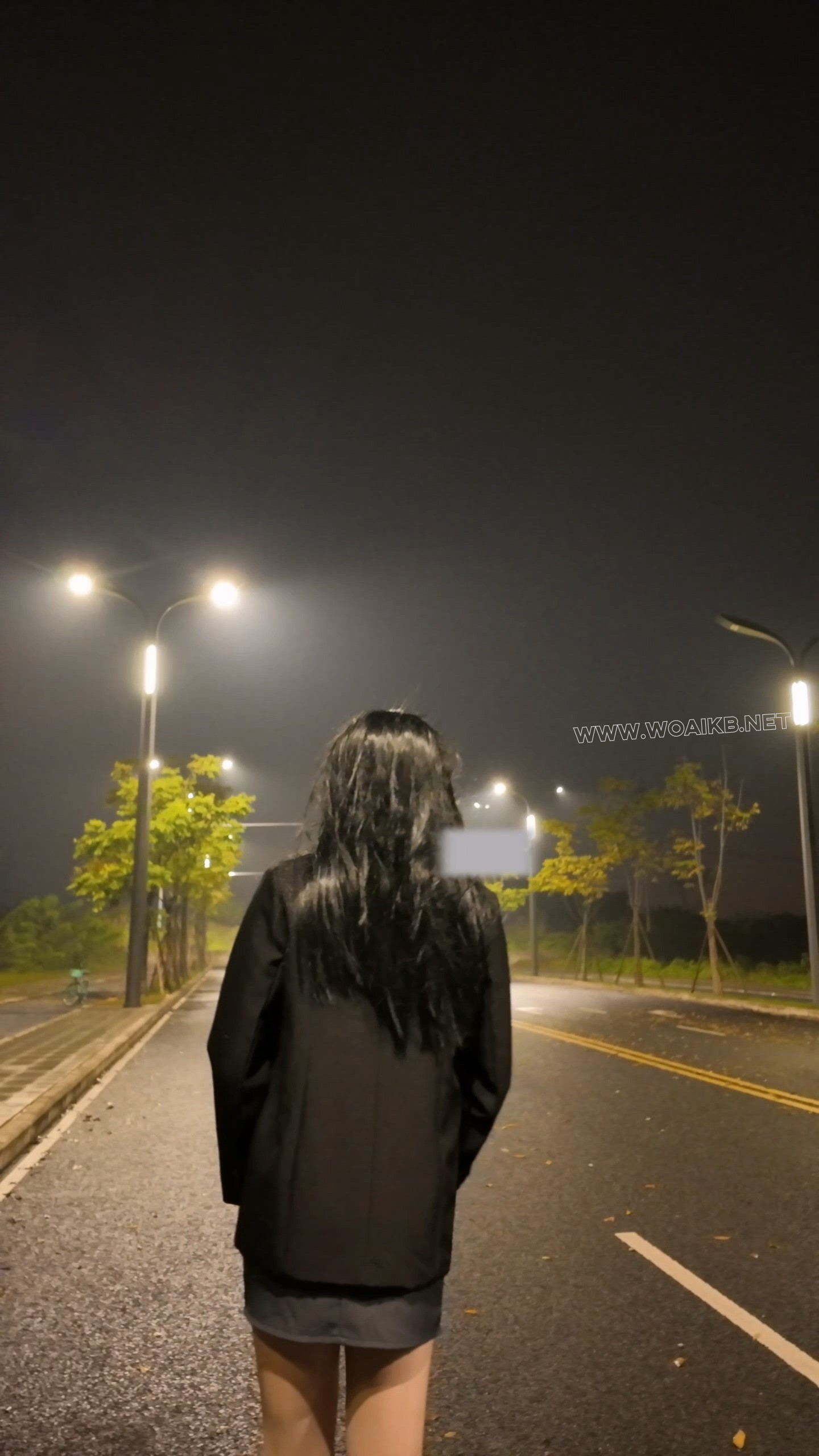 户外肉丝OL郊狼背铐过马路挑战SubM 封面图