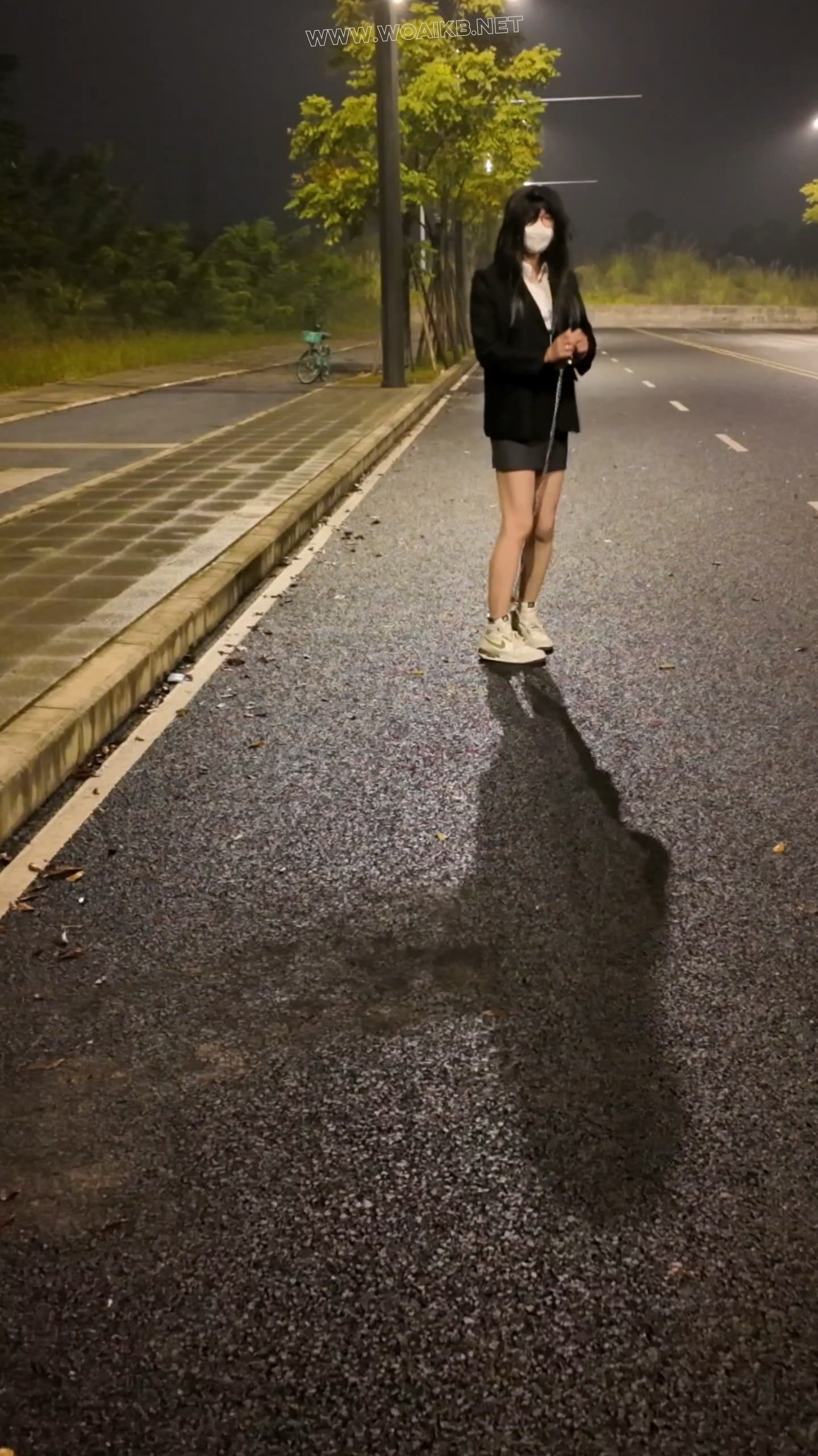 户外肉丝OL郊狼背铐过马路挑战SubM 预览图