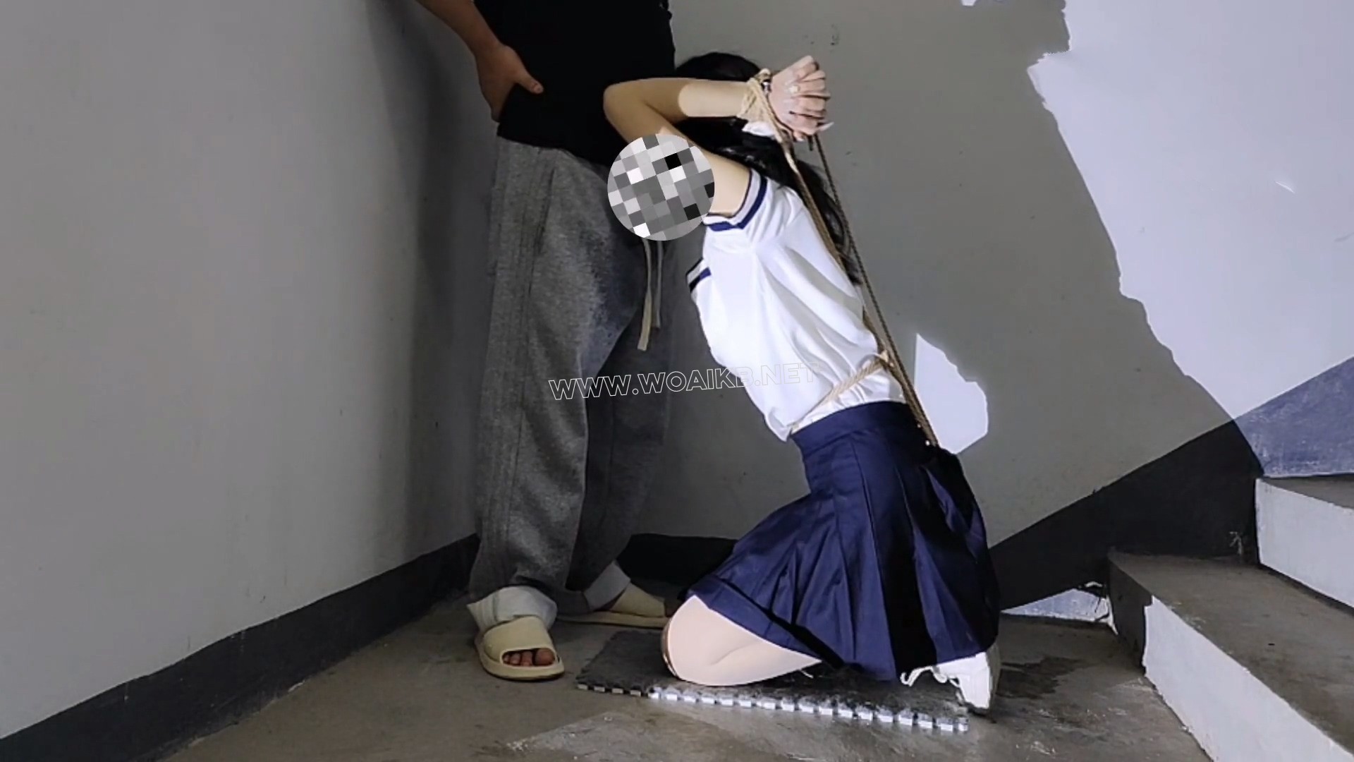 被跟踪绑架捆绑调教的女子校生校花 预览图