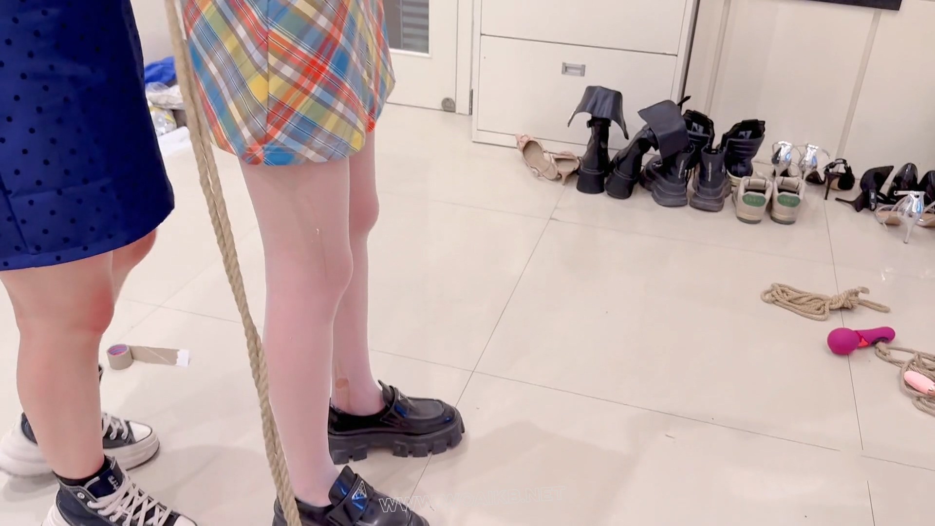 衣柜里的少女 预览图
