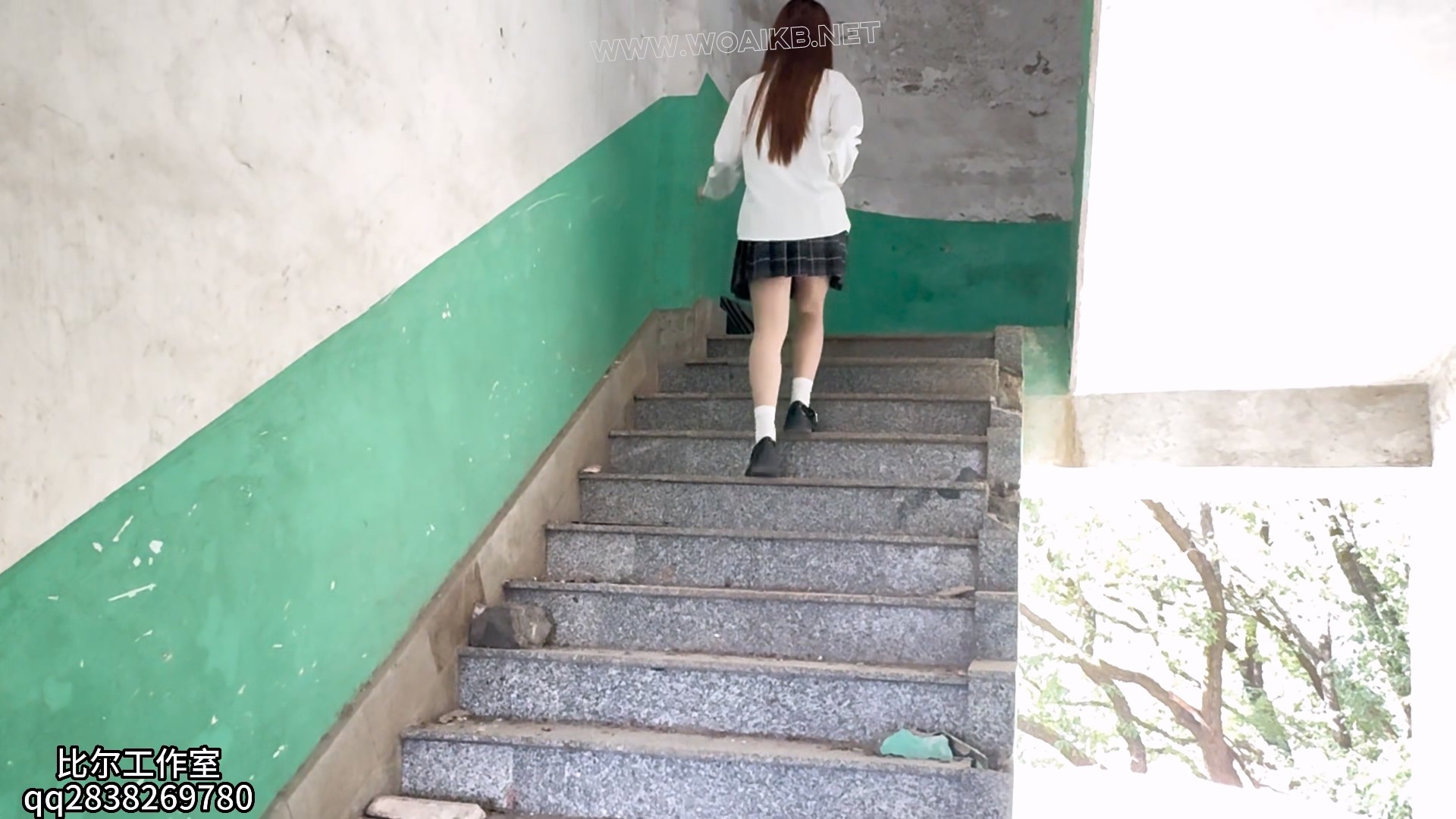 女大独身废墟天台被捂晕绑玩震动点击 罪恶天台 预览图