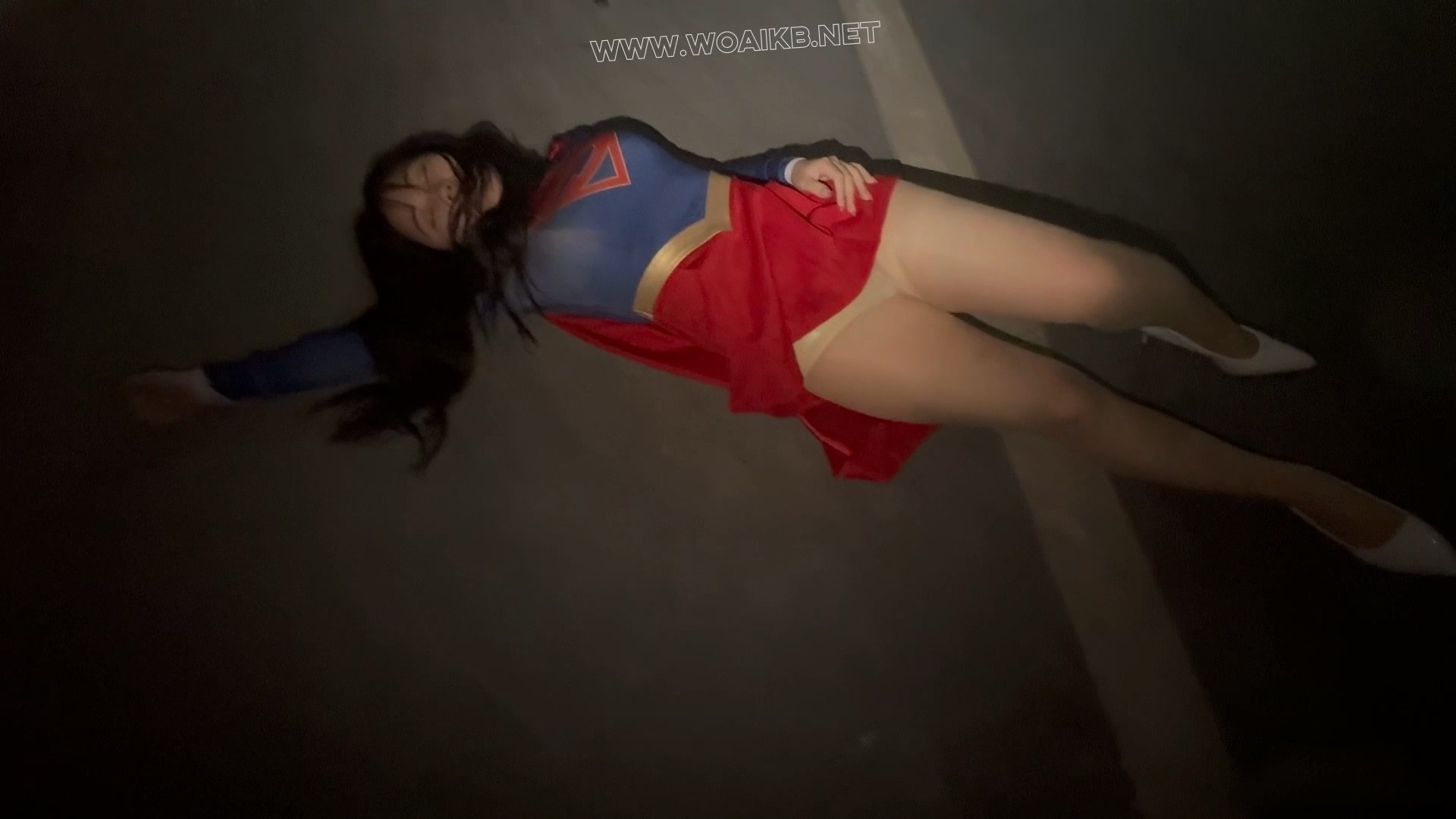 TK强制玩弄能量尽失女超人 意获野生女超人 预览图