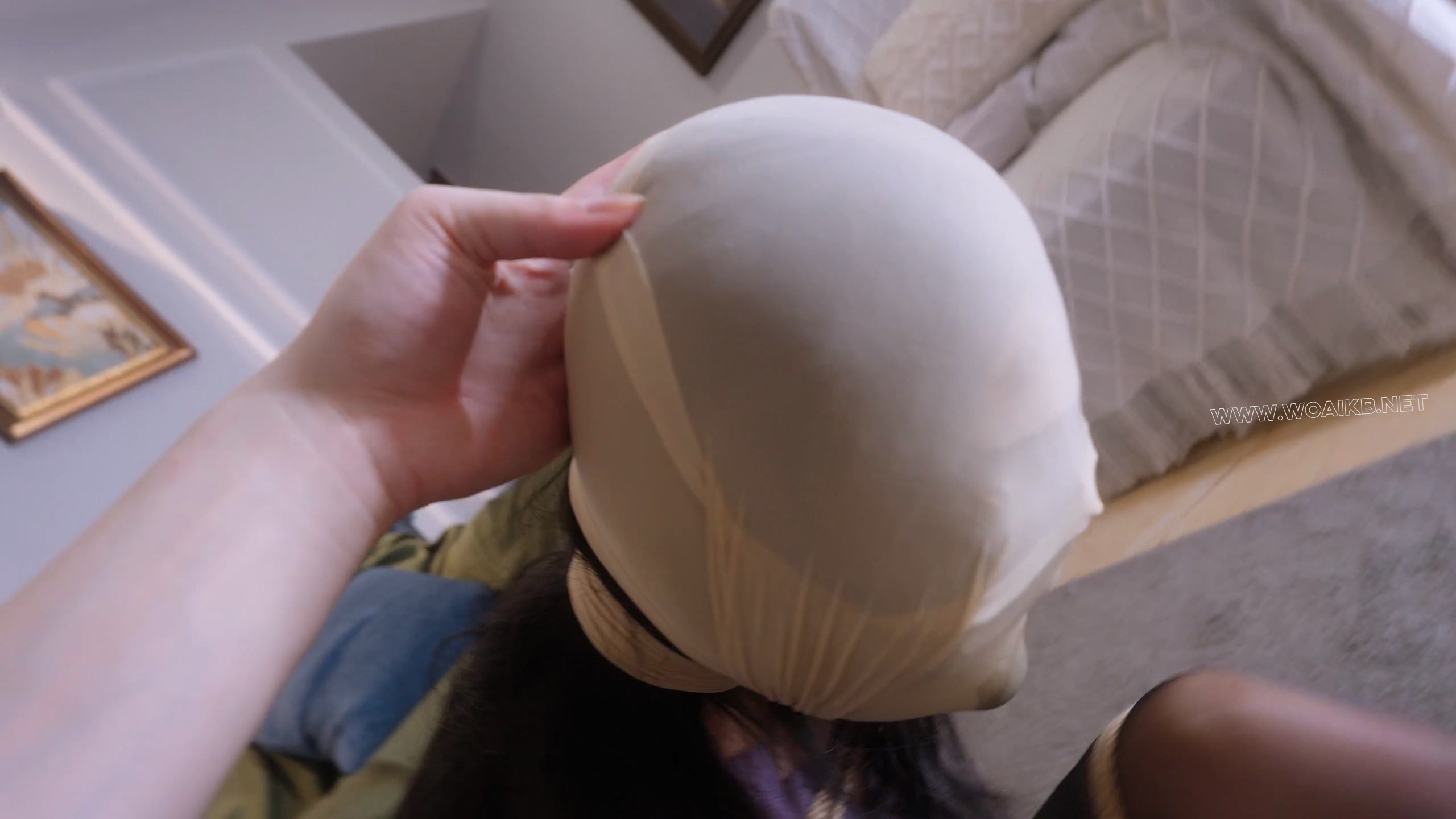 《狩猎日记之下班的少妇》黑丝少妇回家，遭陌生男捂晕。直臂捆绑，塞上假阳口罩， 预览图