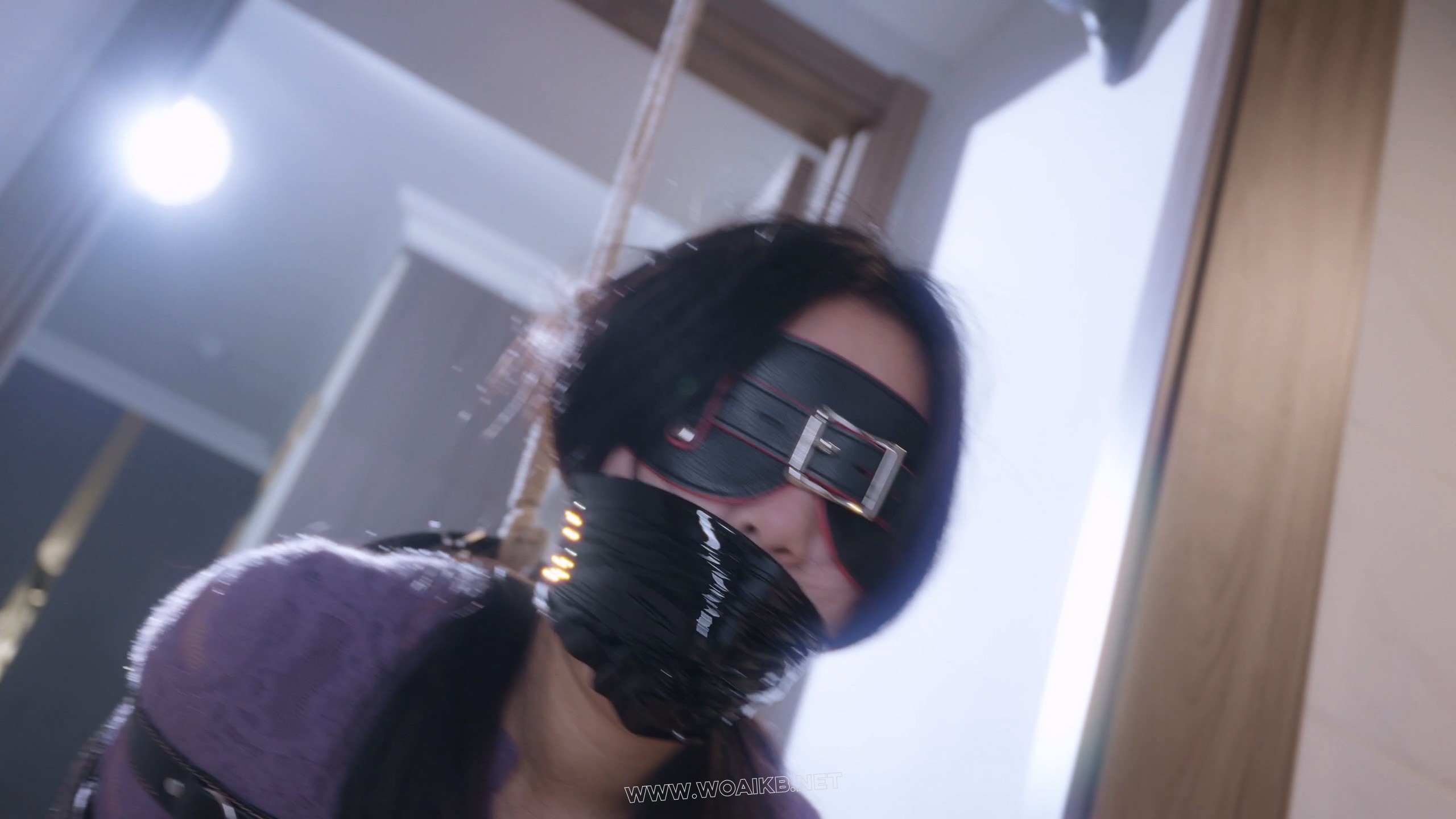 《狩猎日记之下班的少妇》黑丝少妇回家，遭陌生男捂晕。直臂捆绑，塞上假阳口罩， 预览图