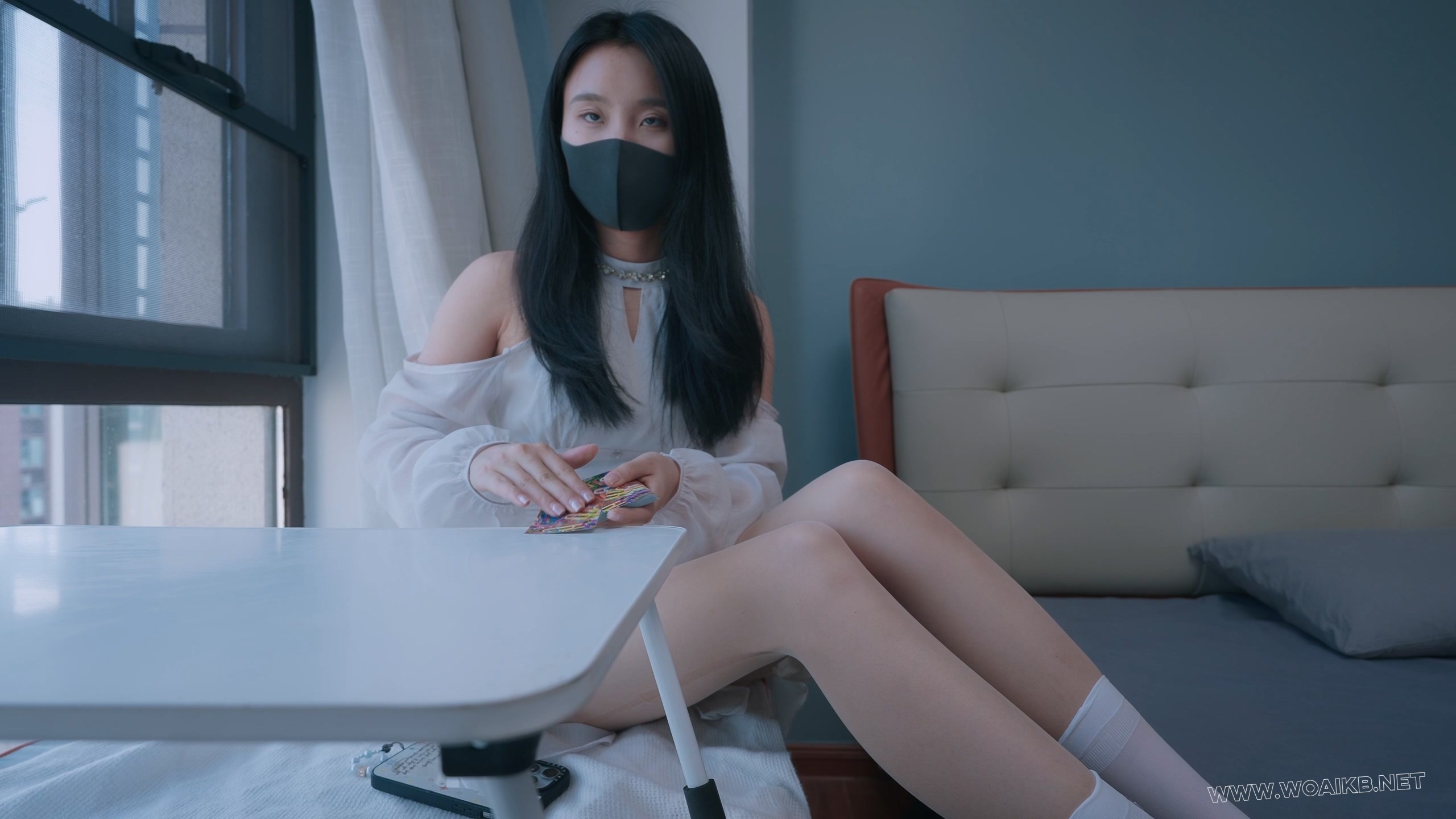 《OL的危机2》堵输了需要用身体还债的鬼牌玩过吗？一镜到底原味白袜内裤堵嘴、口水 预览图