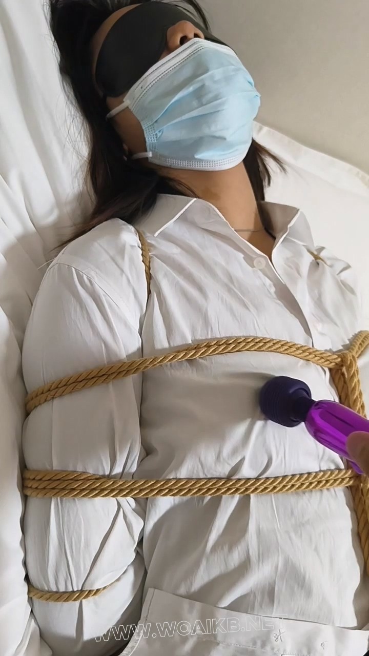 新人小竹下 新人小竹175+有肉感 大学生 身材很好 蝴蝶印花丝 挠脚震动娇喘 shuang到抖 预览图